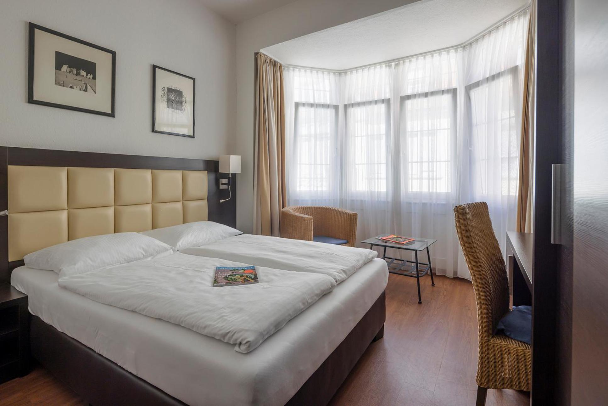 Standard Double Room (Queen Bed 1.50mx2.0 ft) - Photo 1