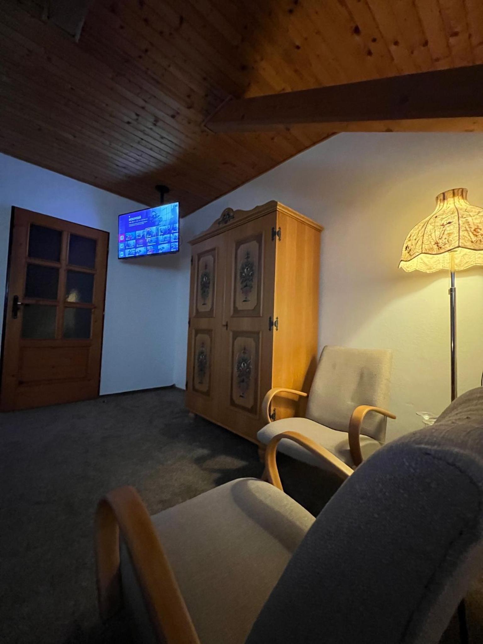 Double Room with Private Bathroom - Photo 36