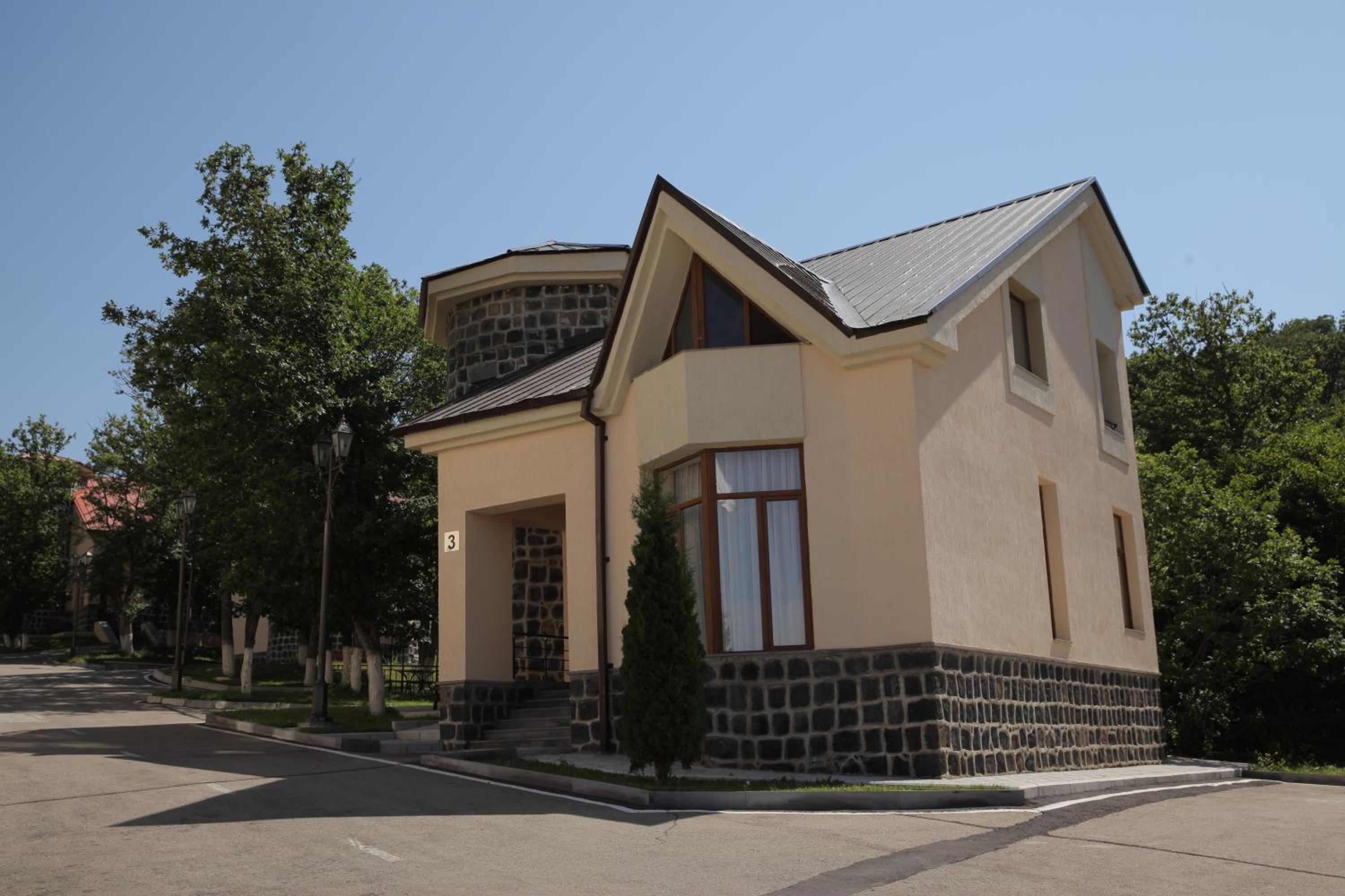 Villa photo 1