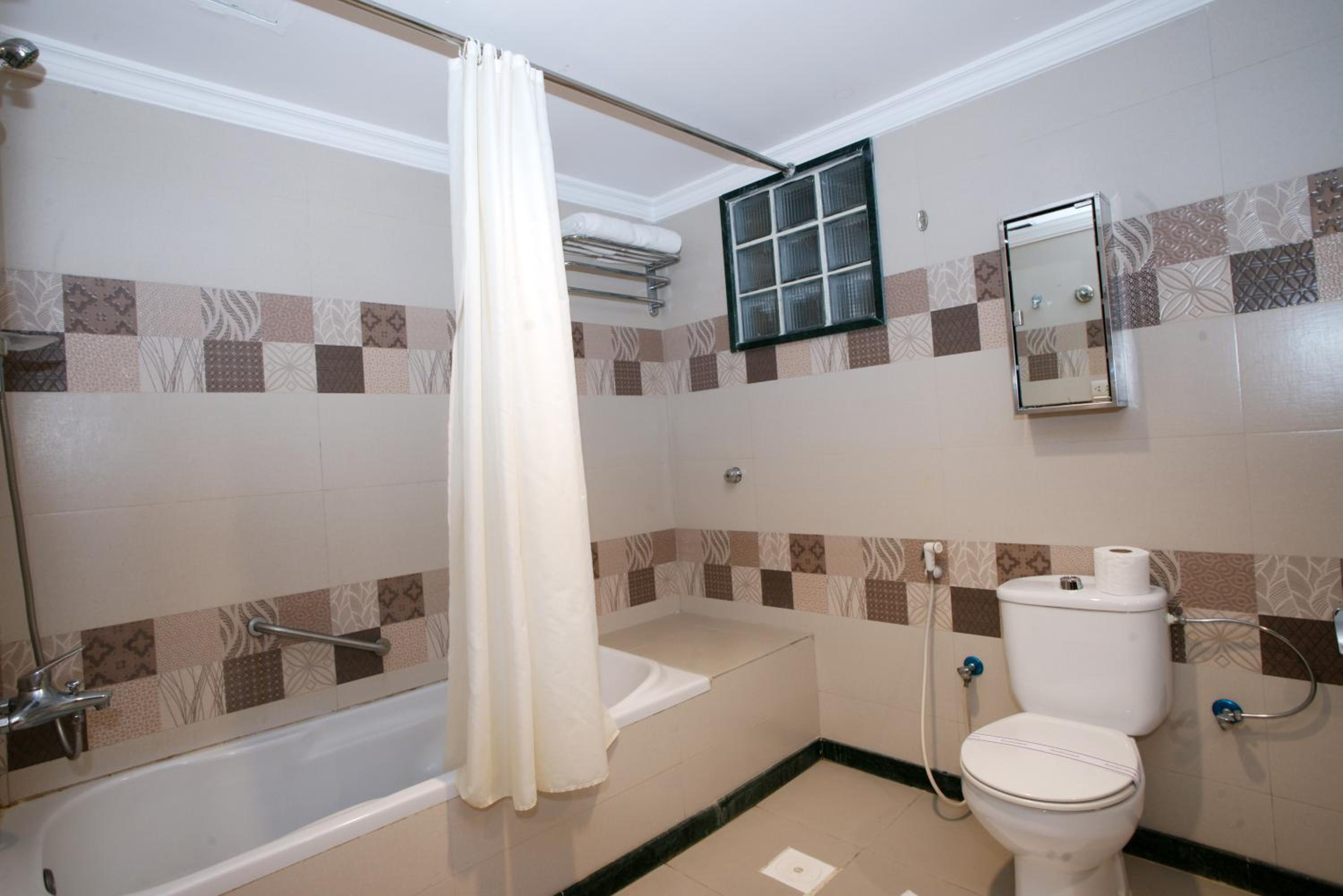 Deluxe Single Room thumbnail 6