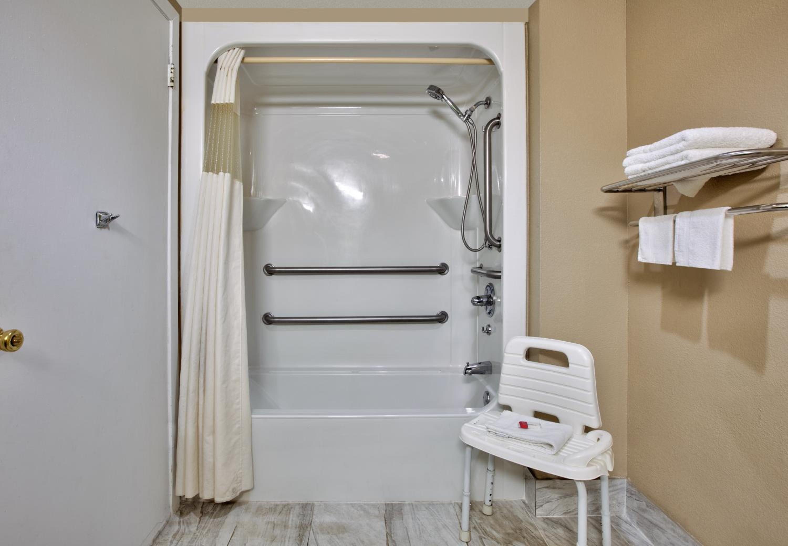 King Room - Mobility Access/Non-Smoking - Photo 4