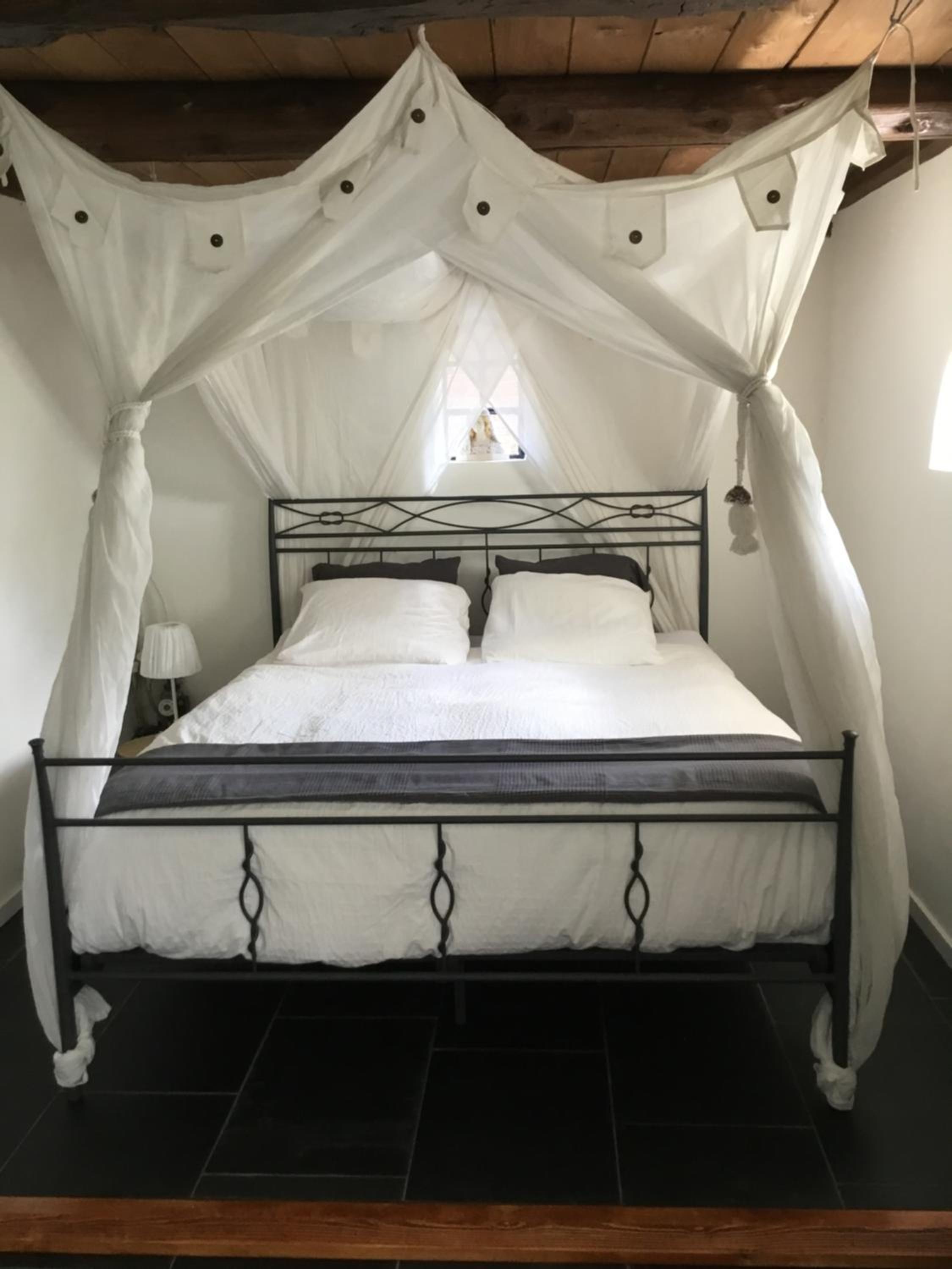 One-Bedroom House photo 1