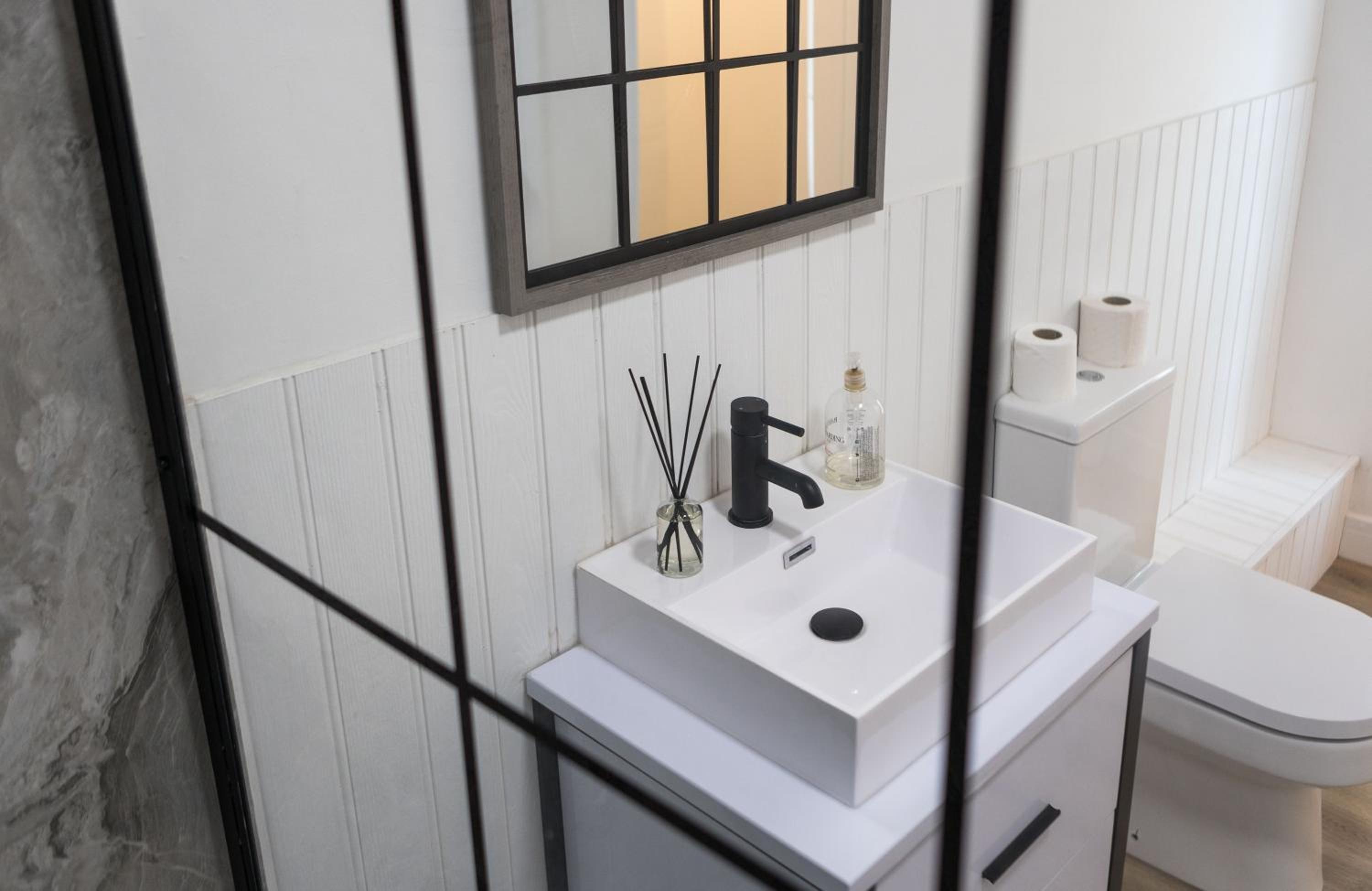 Deluxe Studio - Photo 17
