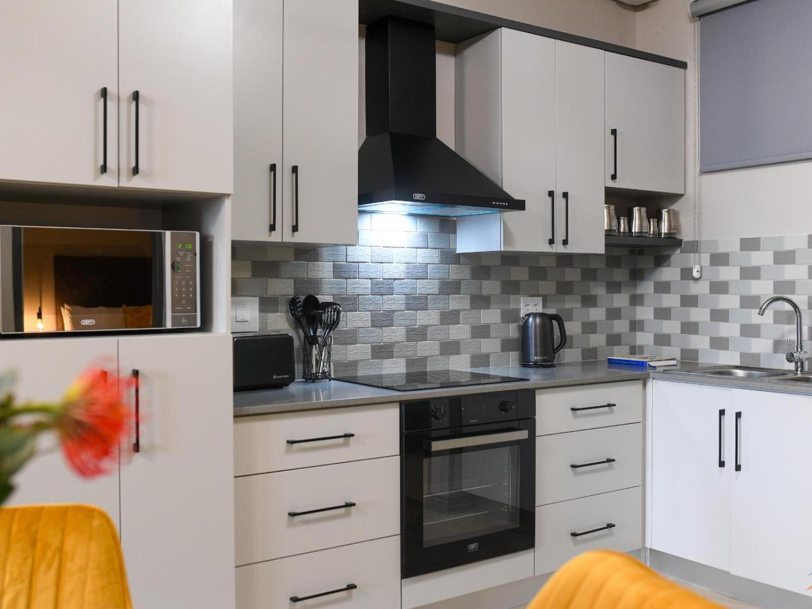 Three-Bedroom Apartment - Photo 8