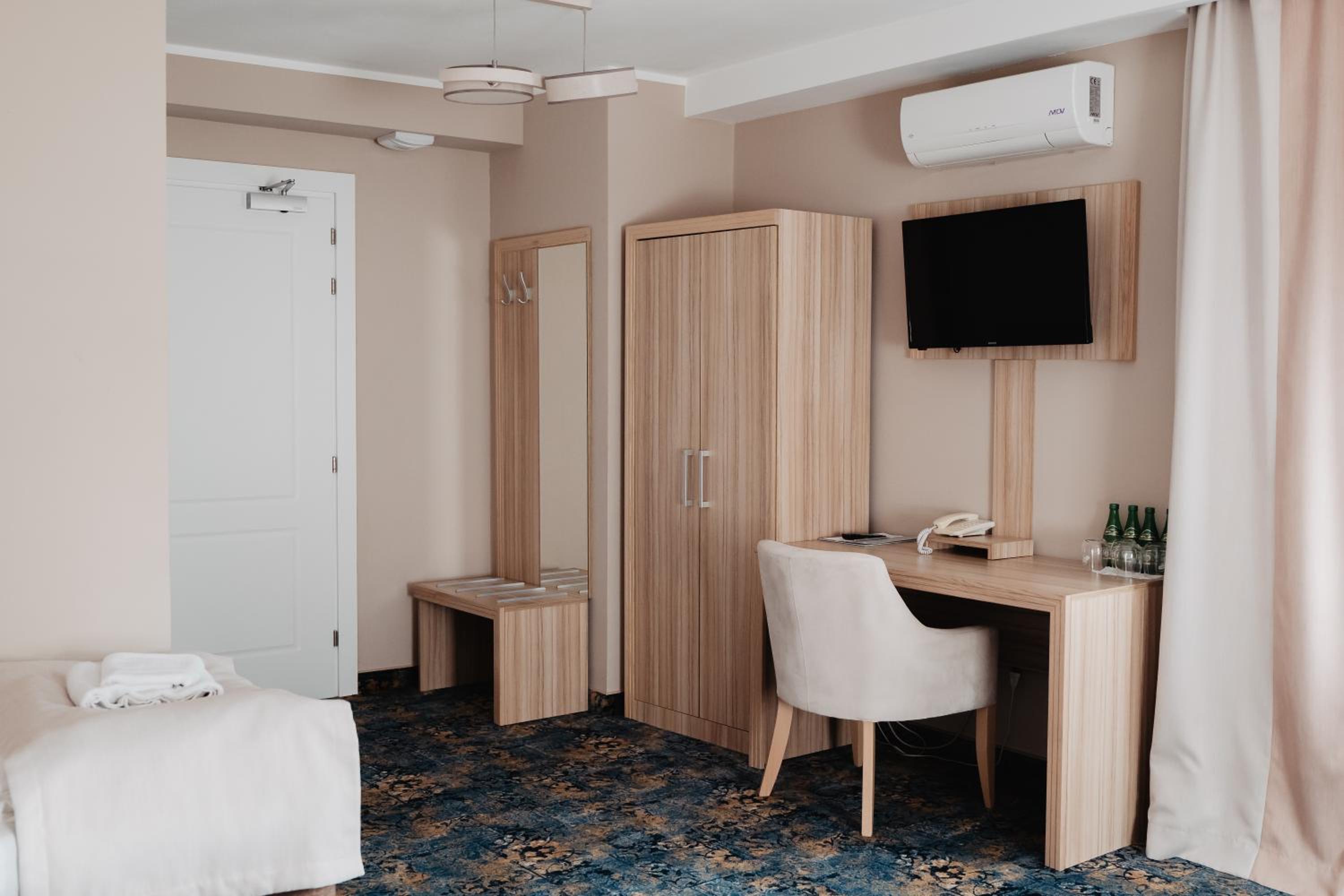 Standard Double Room - Photo 1