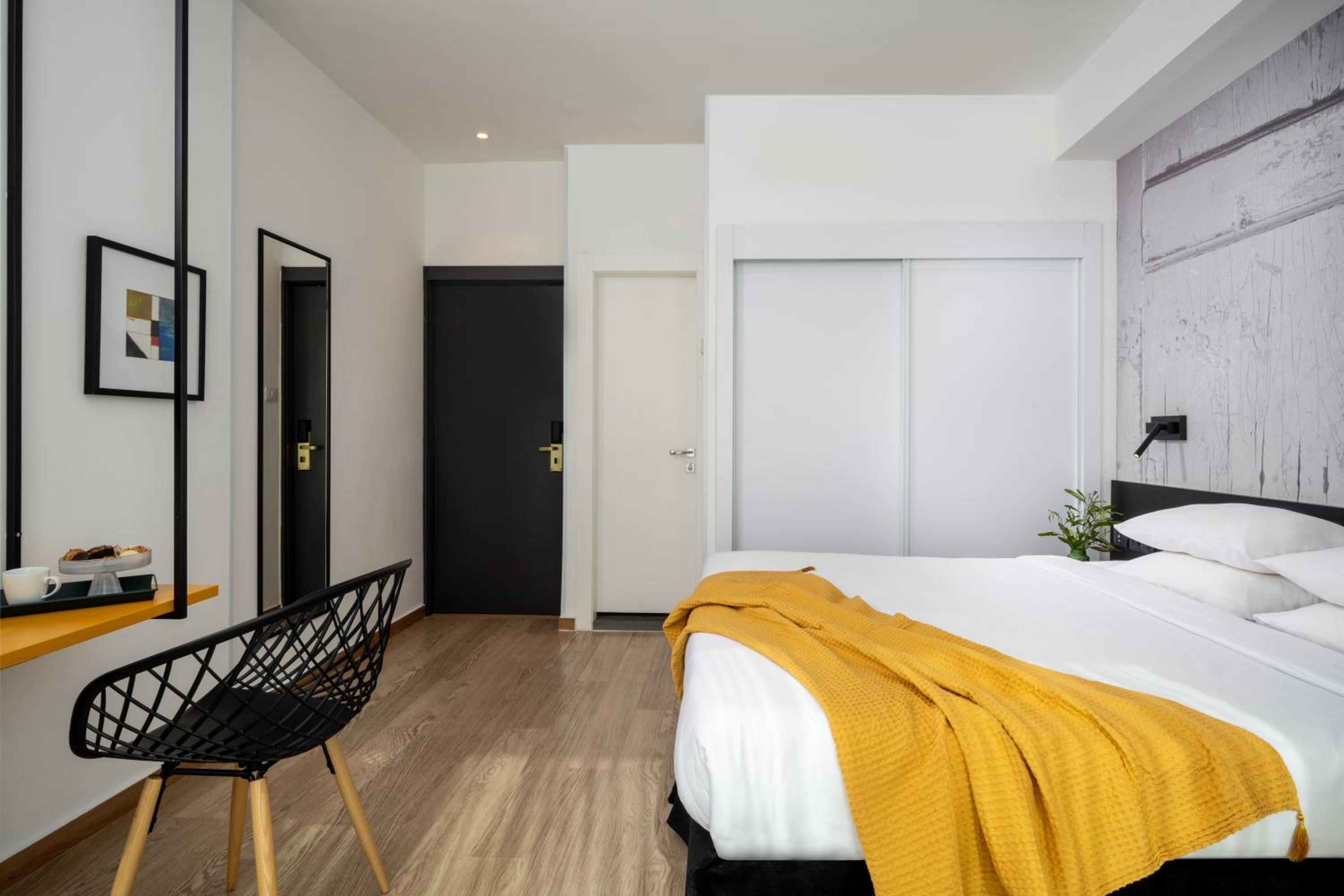 Terrace Room - Photo 2
