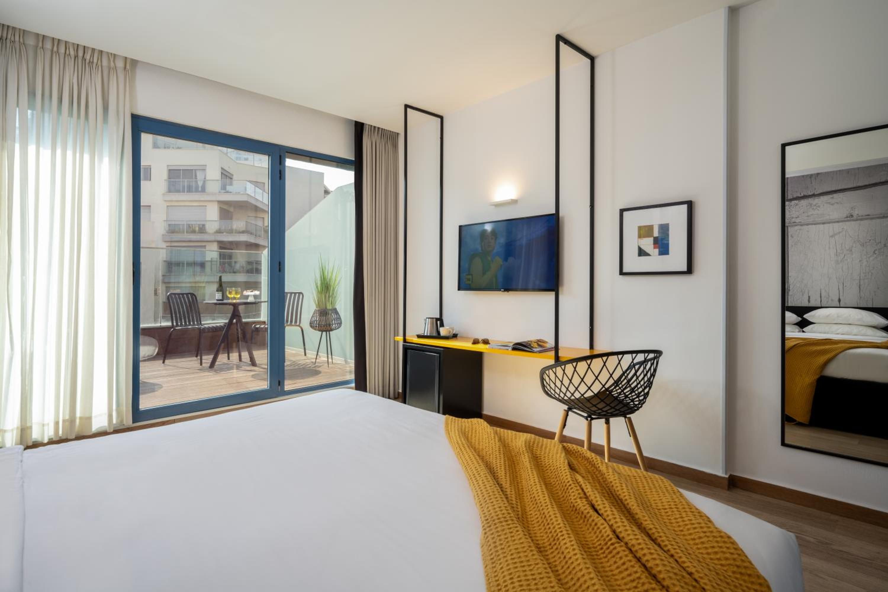 Terrace Room - Photo 5