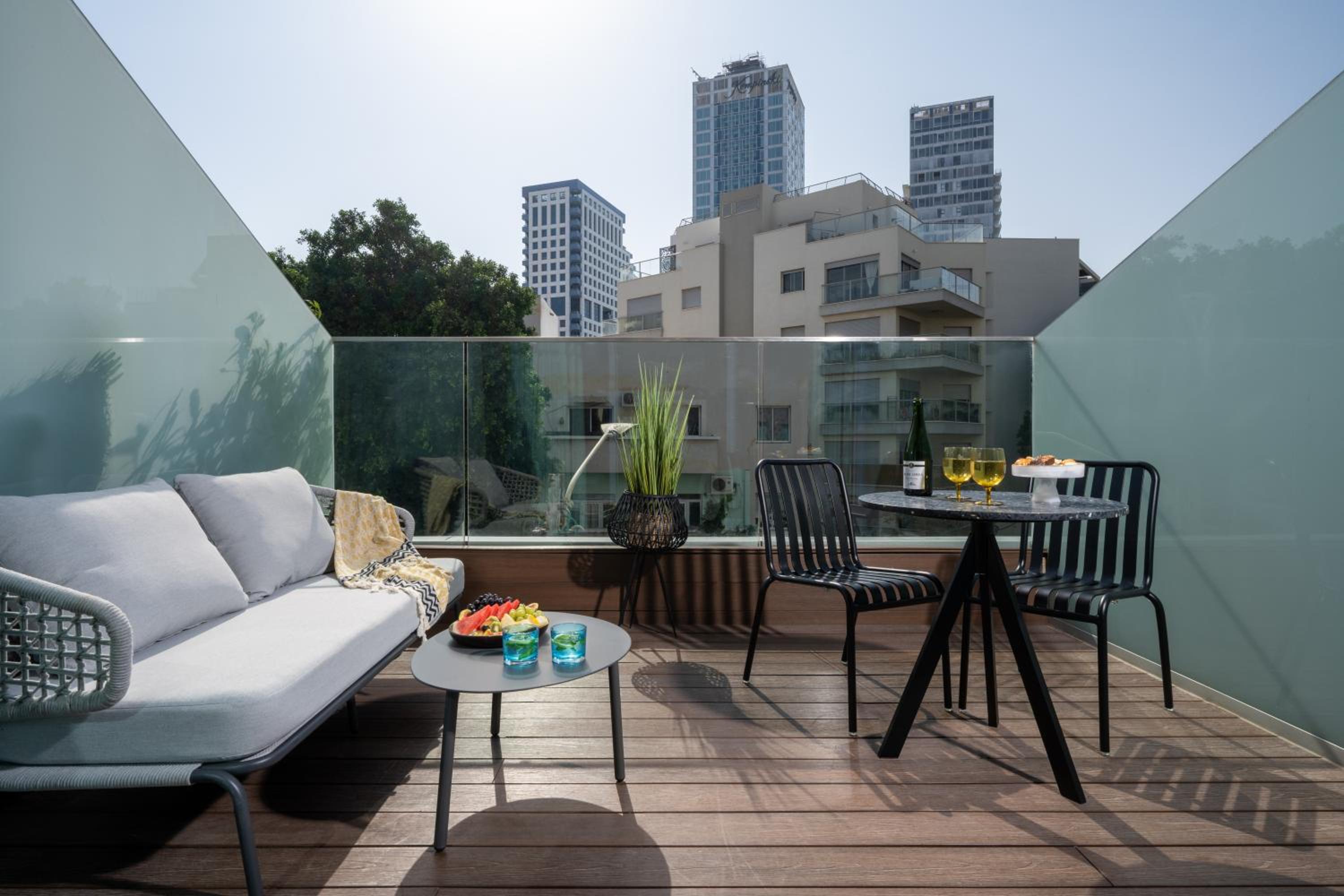 Terrace Room - Photo 3
