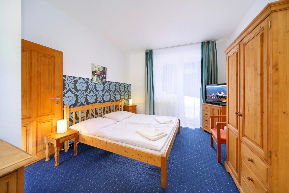 Double or Twin Room photo 2