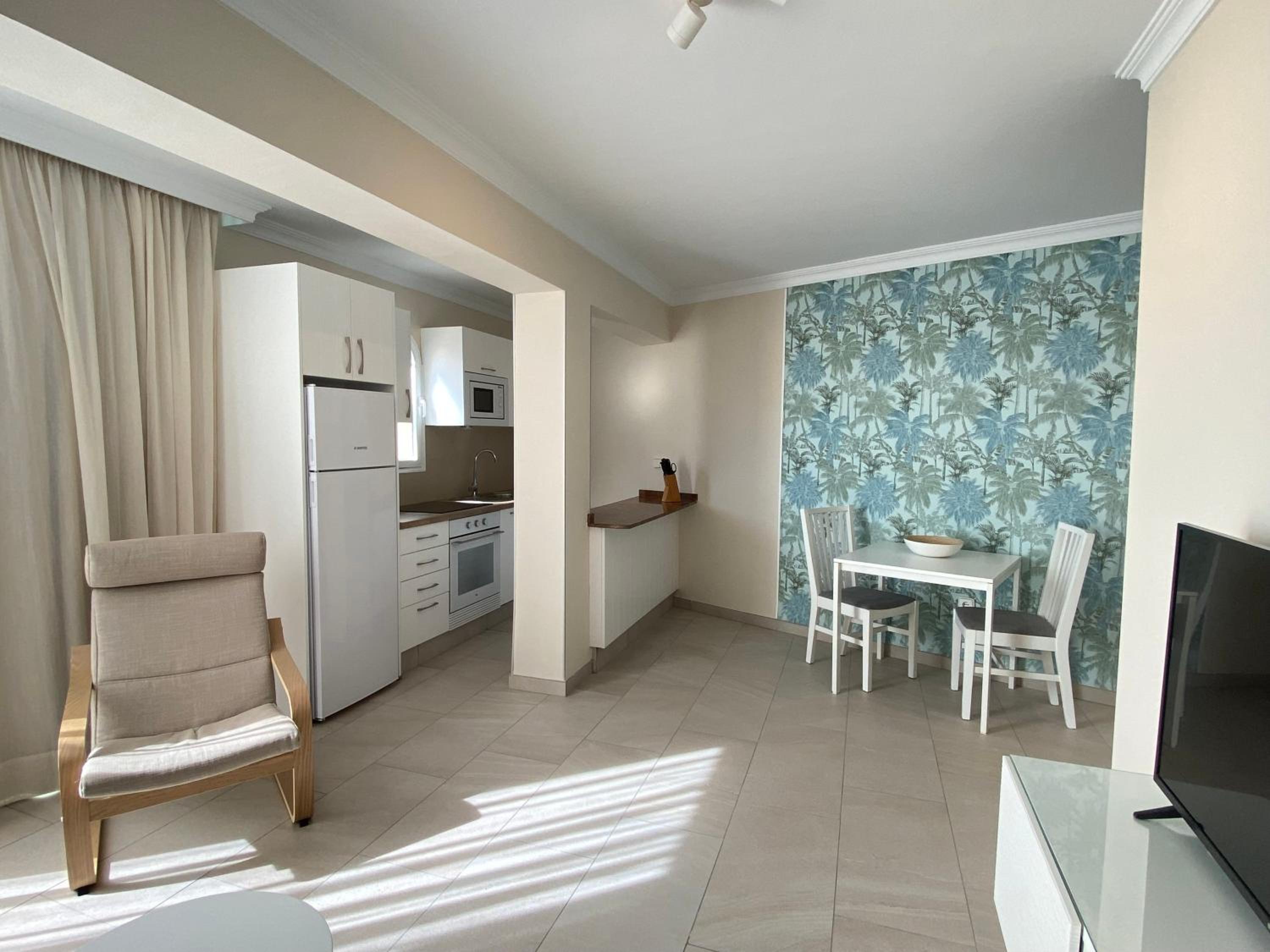 Apartamento con vista a la piscina