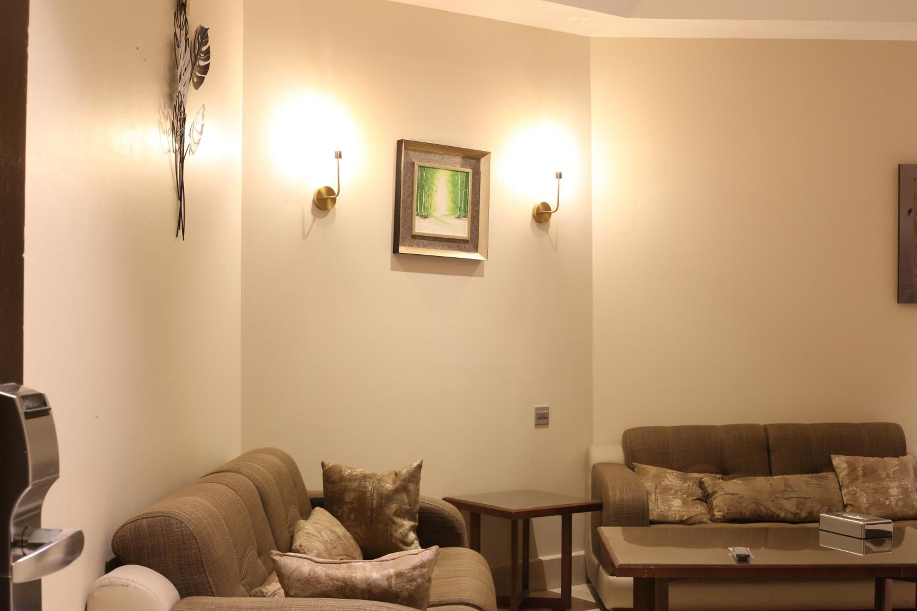 One-Bedroom Apartment photo 3
