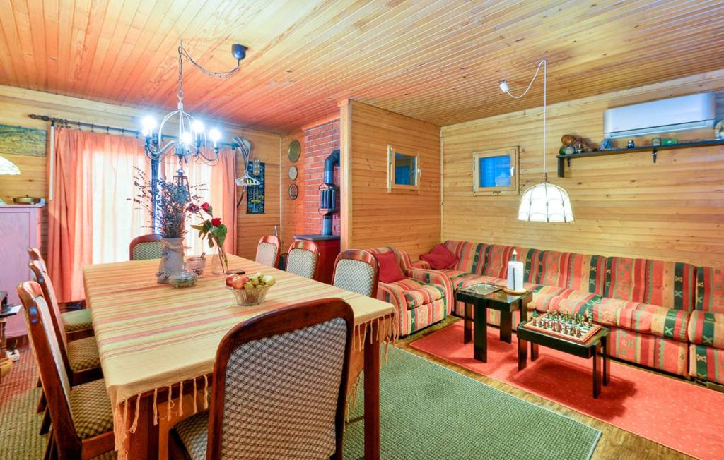 Two-Bedroom Chalet photo 3