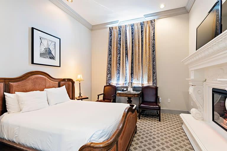Queen Room
