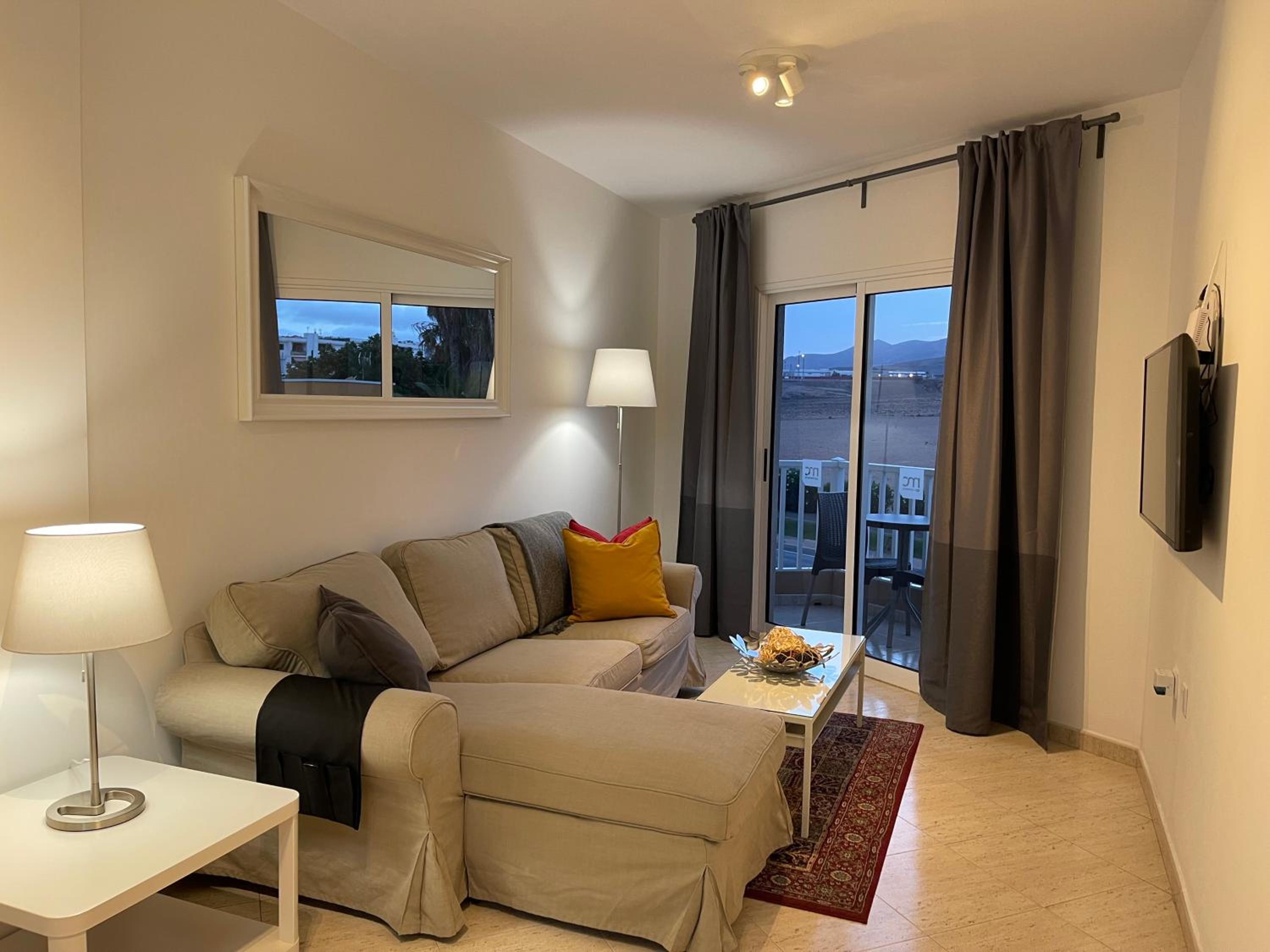 Two-Bedroom Executive Apartment with Balcony photo 3