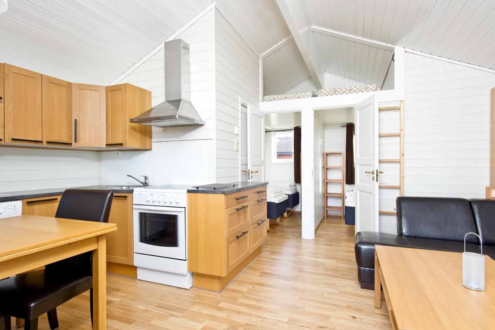 Two-Bedroom Cottage - Photo 7