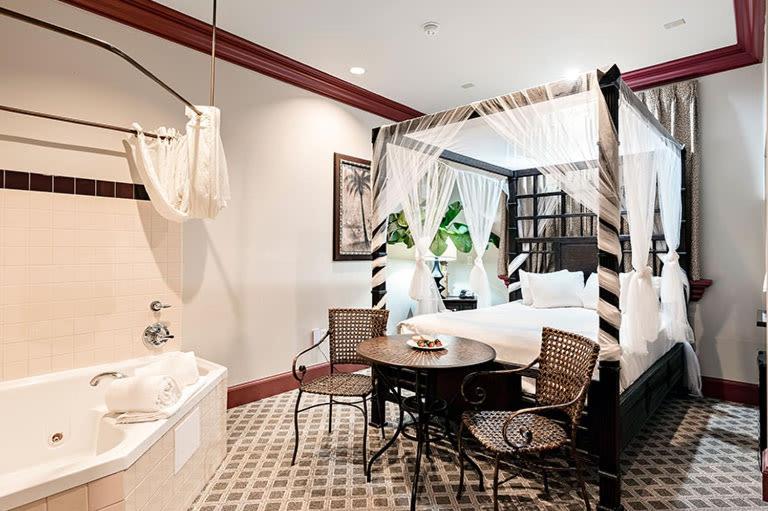 Queen Room