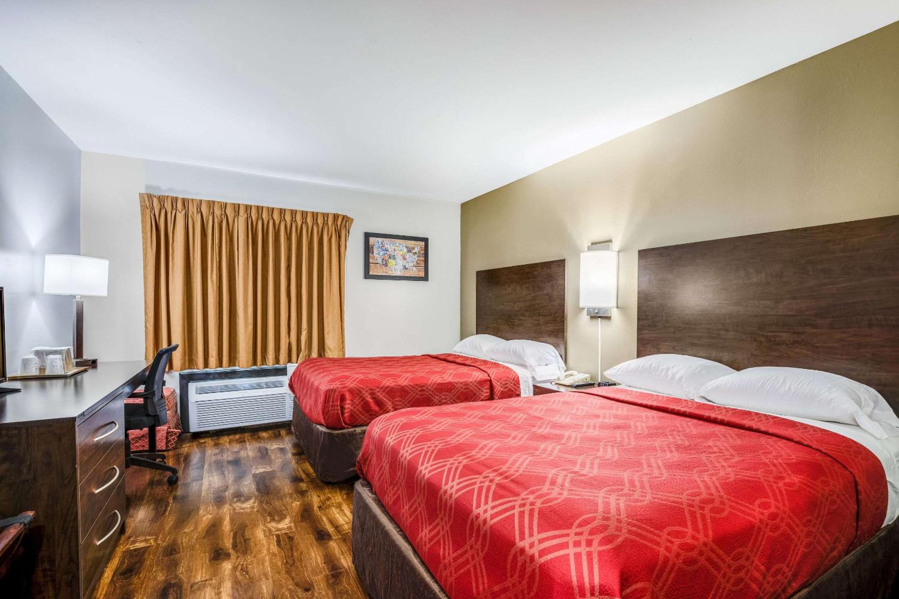 Double Room with Two Double Beds - Photo 5