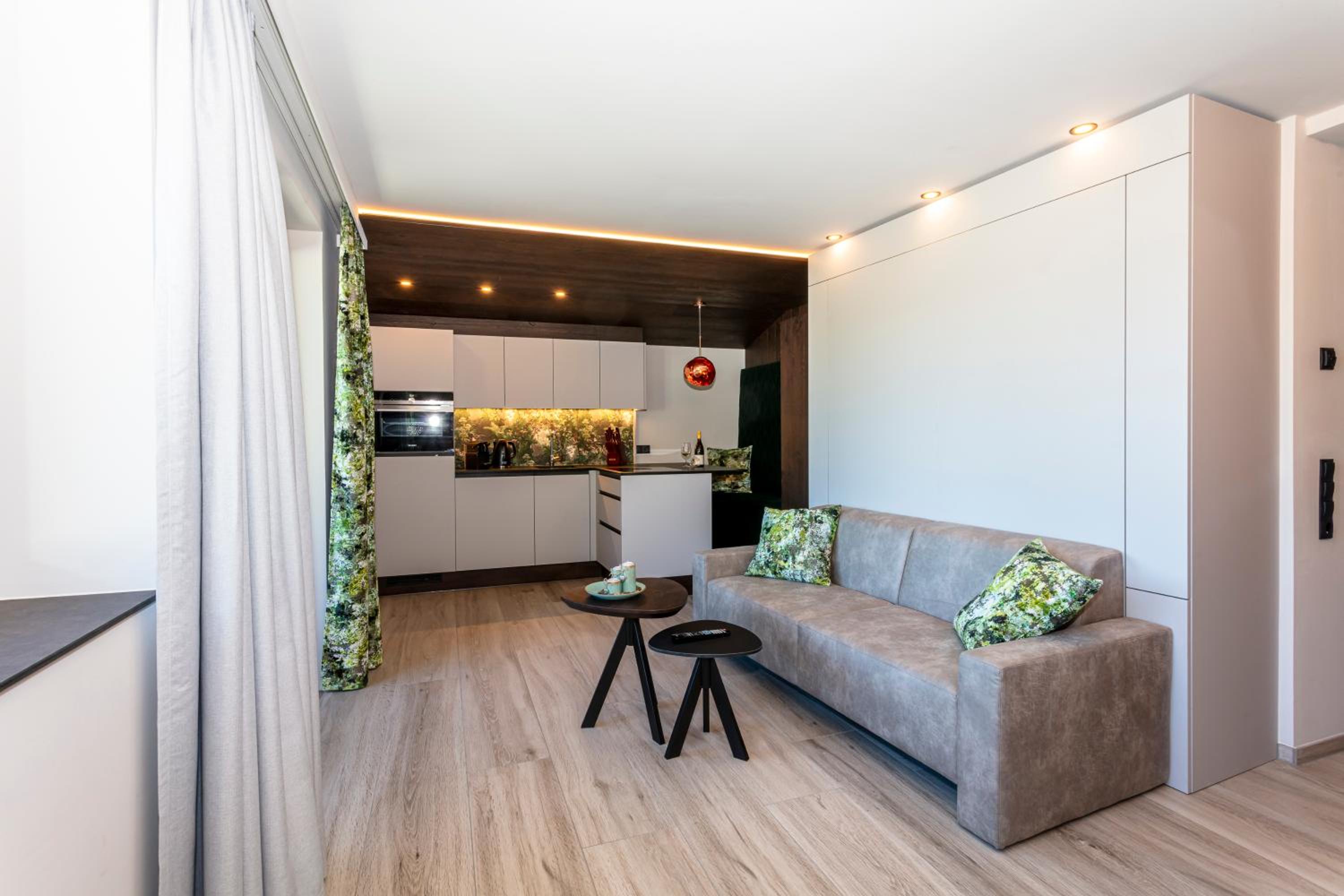 Apartment with Mountain View - Photo 8