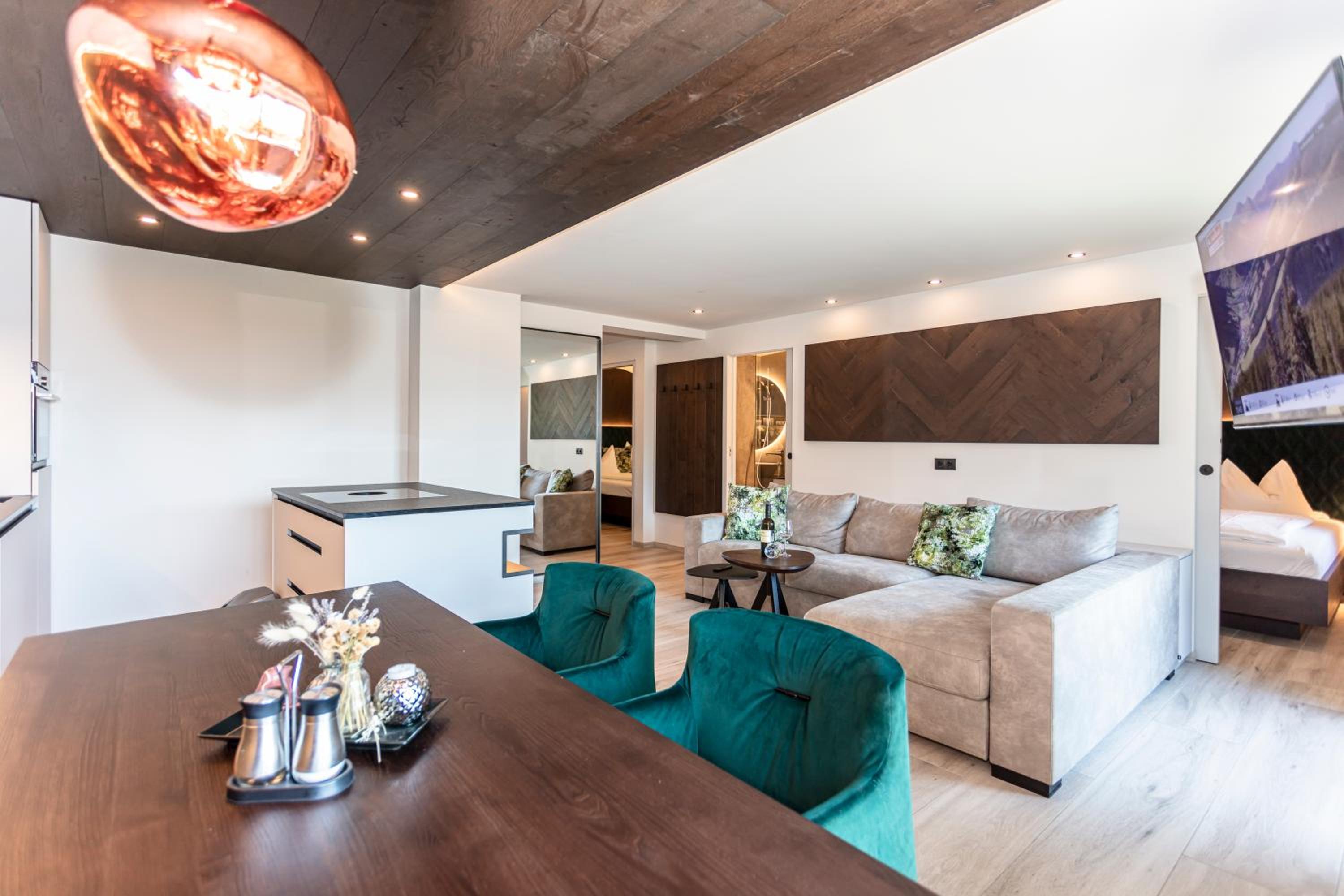 Apartment with Lake View - Photo 14