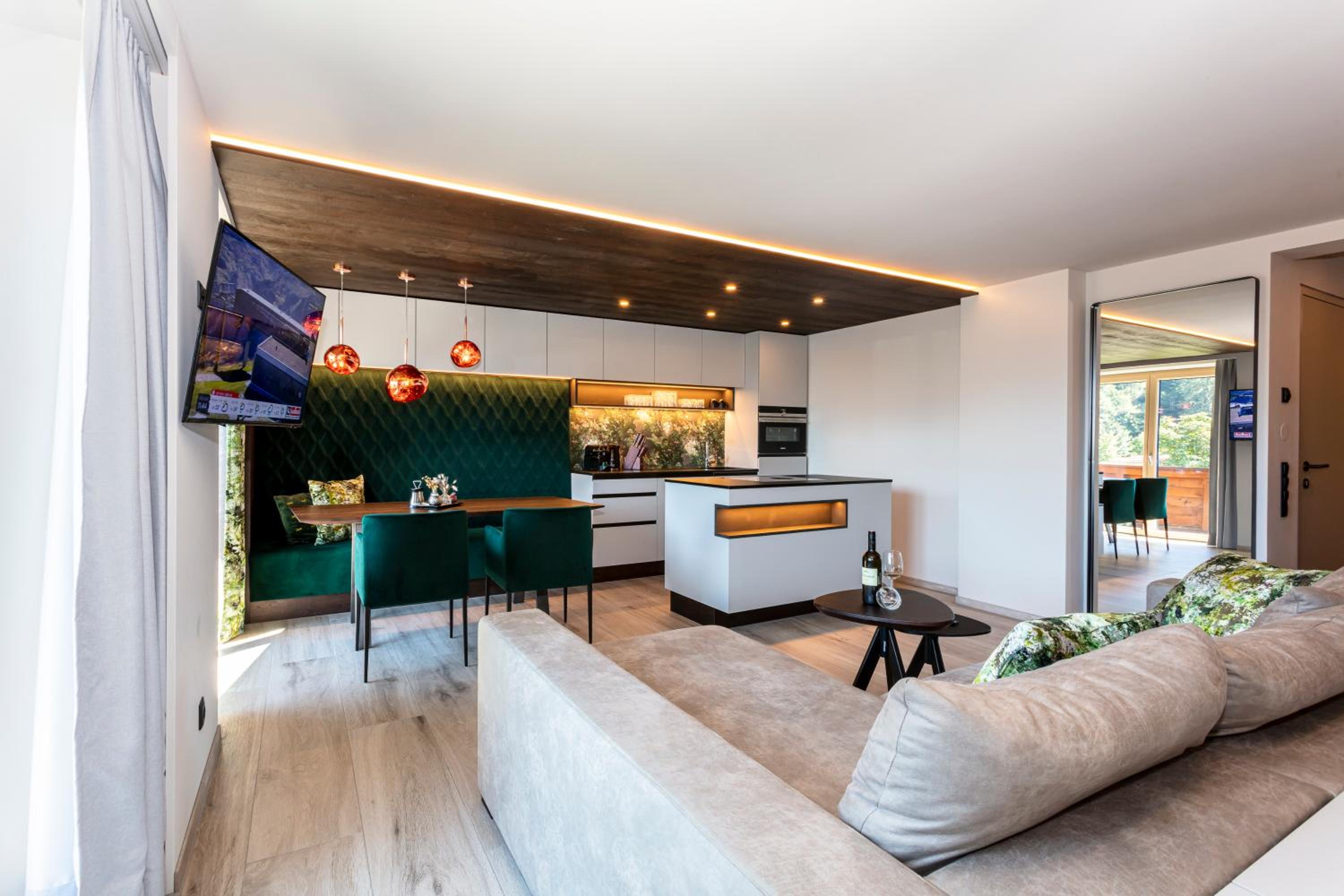Apartment with Lake View - Photo 1
