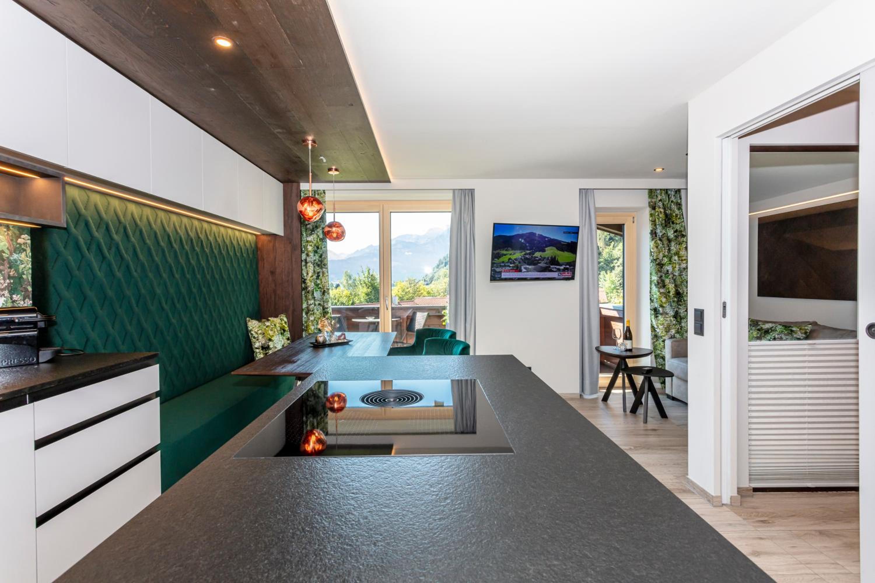 Apartment with Balcony - Photo 16