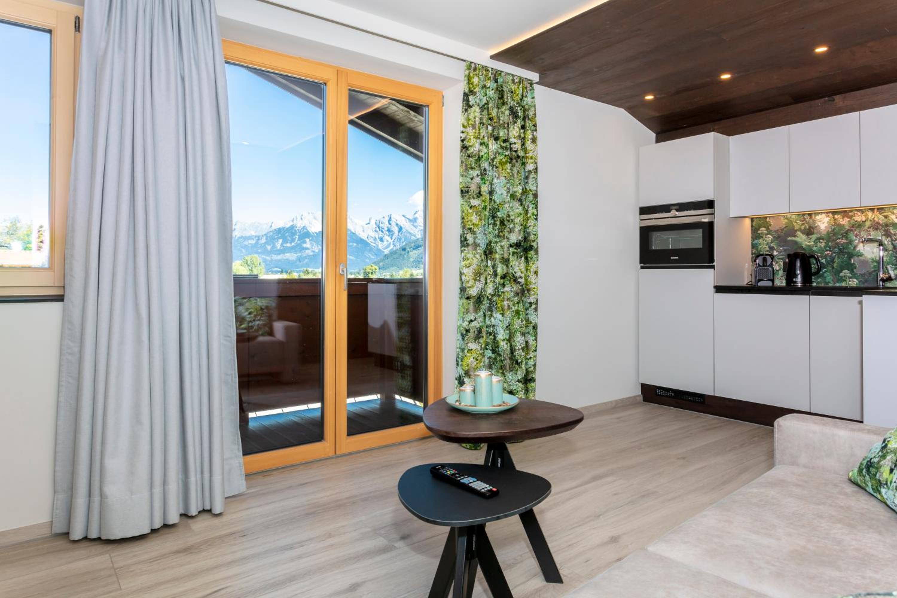 Apartment with Mountain View - Photo 6