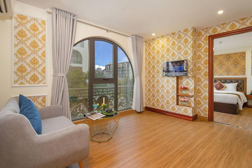 Two-Bedroom Apartment - Photo 3