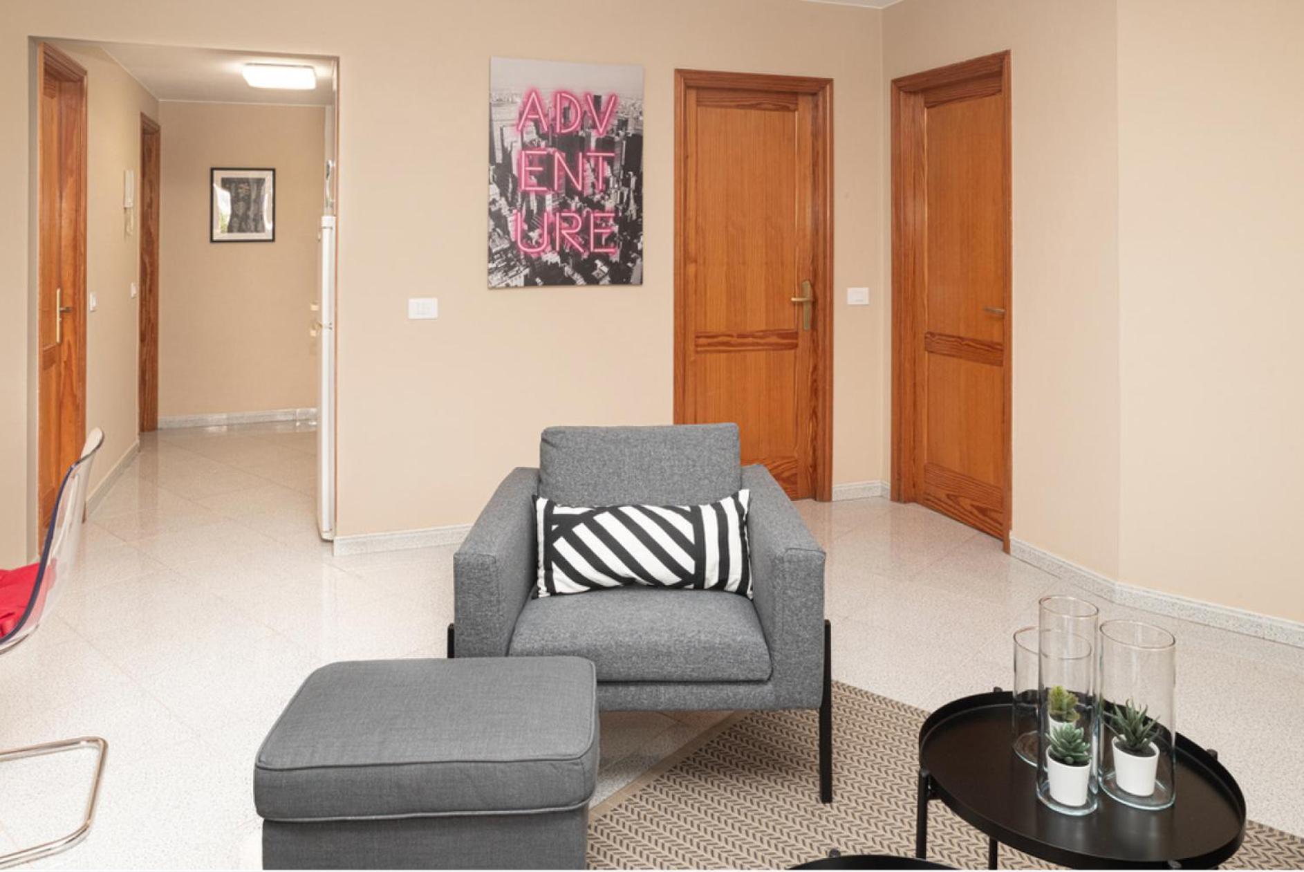 Two-Bedroom Apartment with Balcony and Patio photo 3