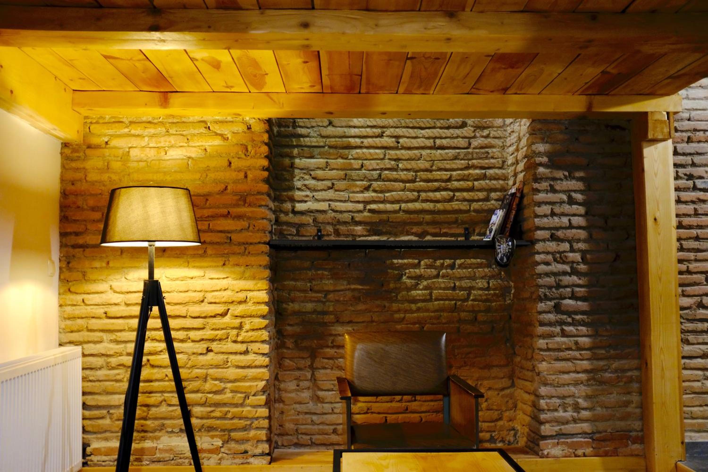 One-Bedroom Apartment - Photo 5