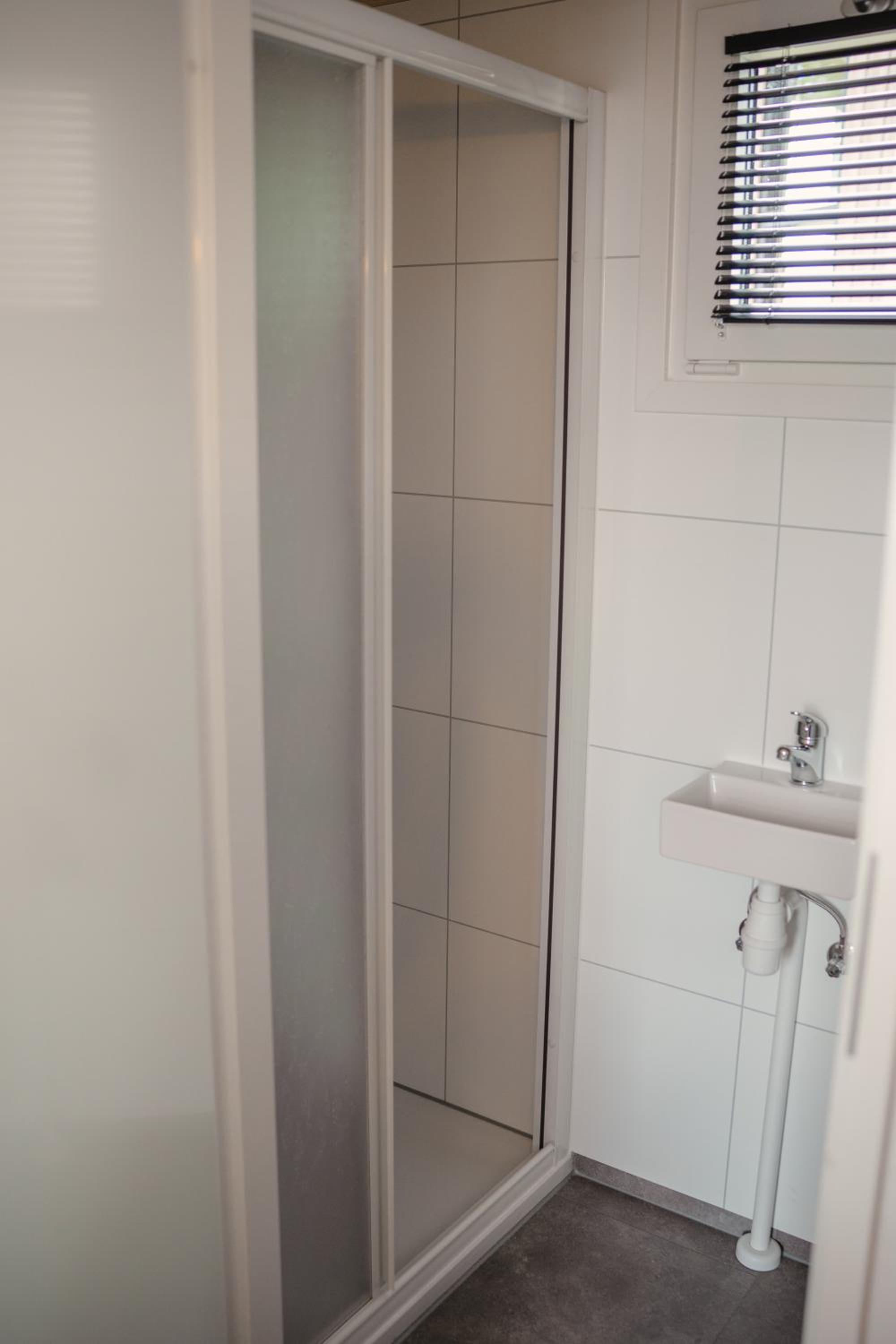 One-Bedroom House - Photo 11