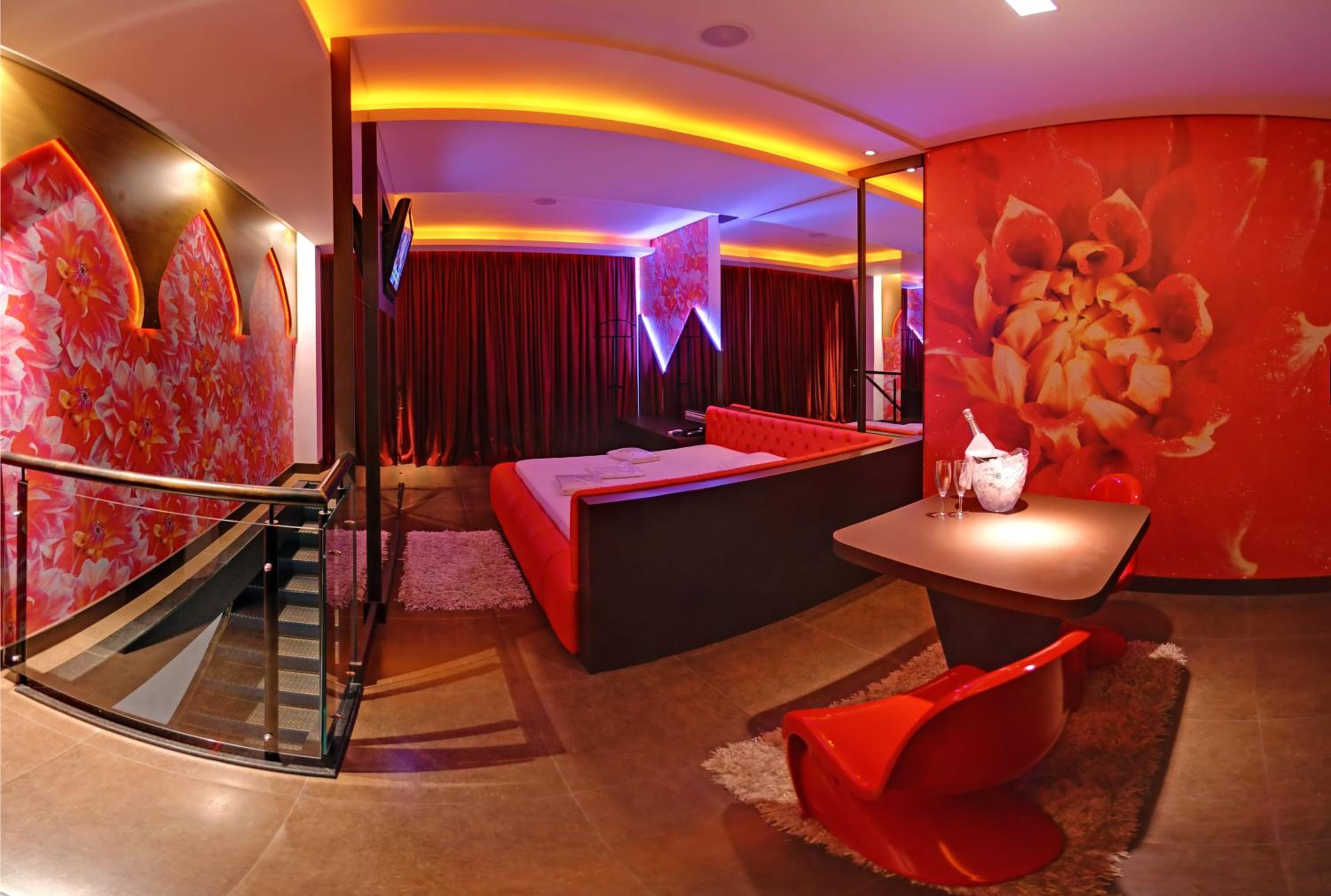 Deluxe Suite - Photo 1
