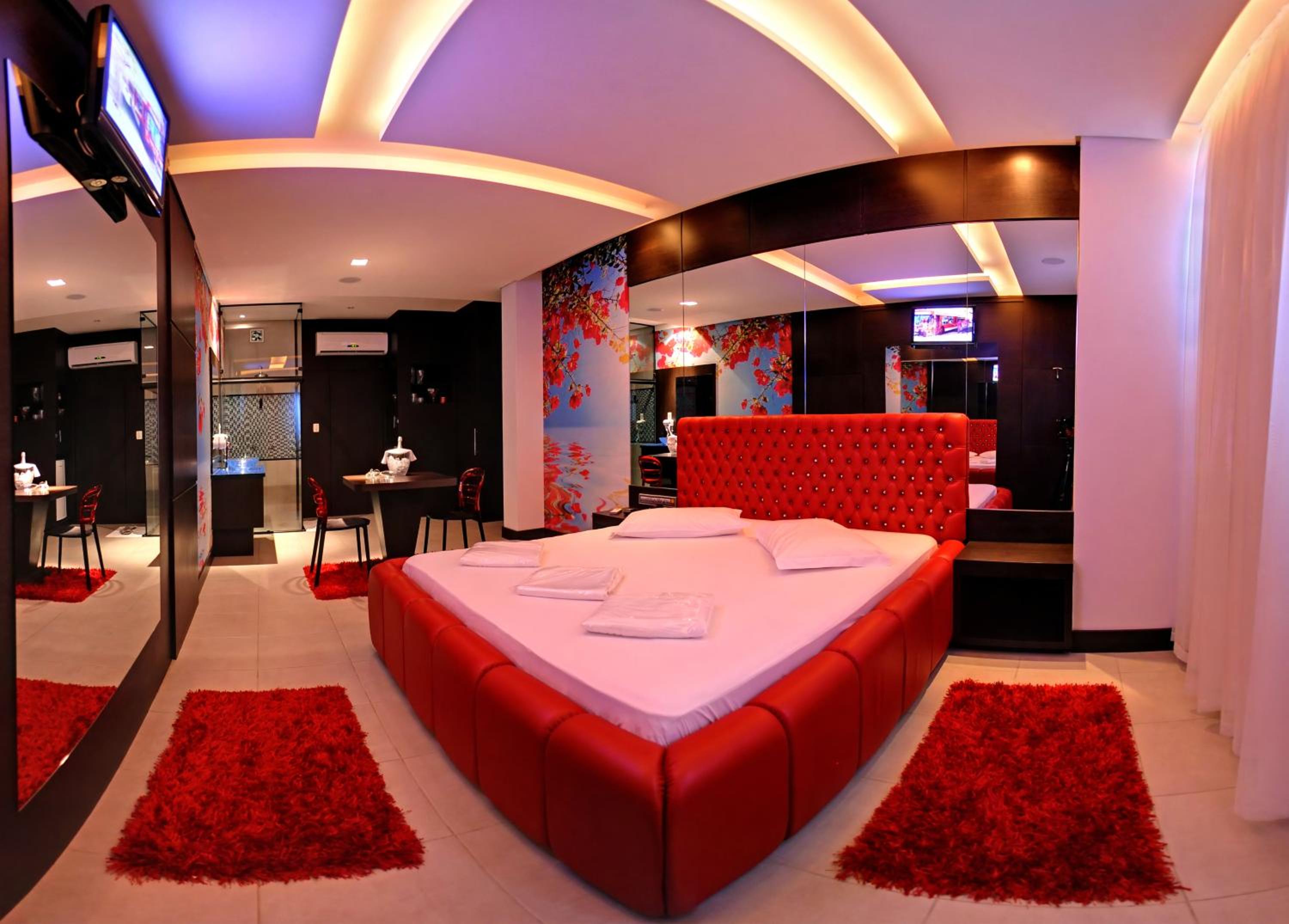 Deluxe Suite - Photo 6