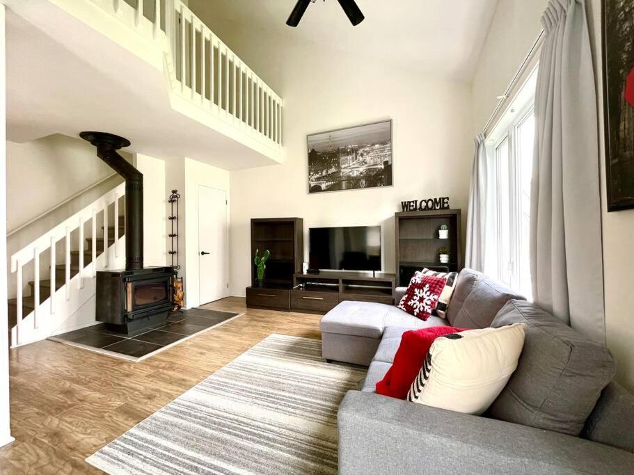 Three-Bedroom Apartment photo 1