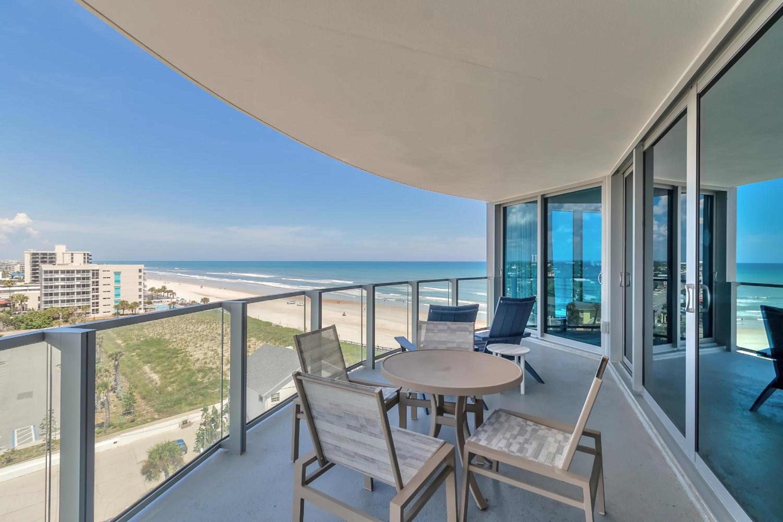 2 Bedroom Ocean & City North View Residence - Photo 14