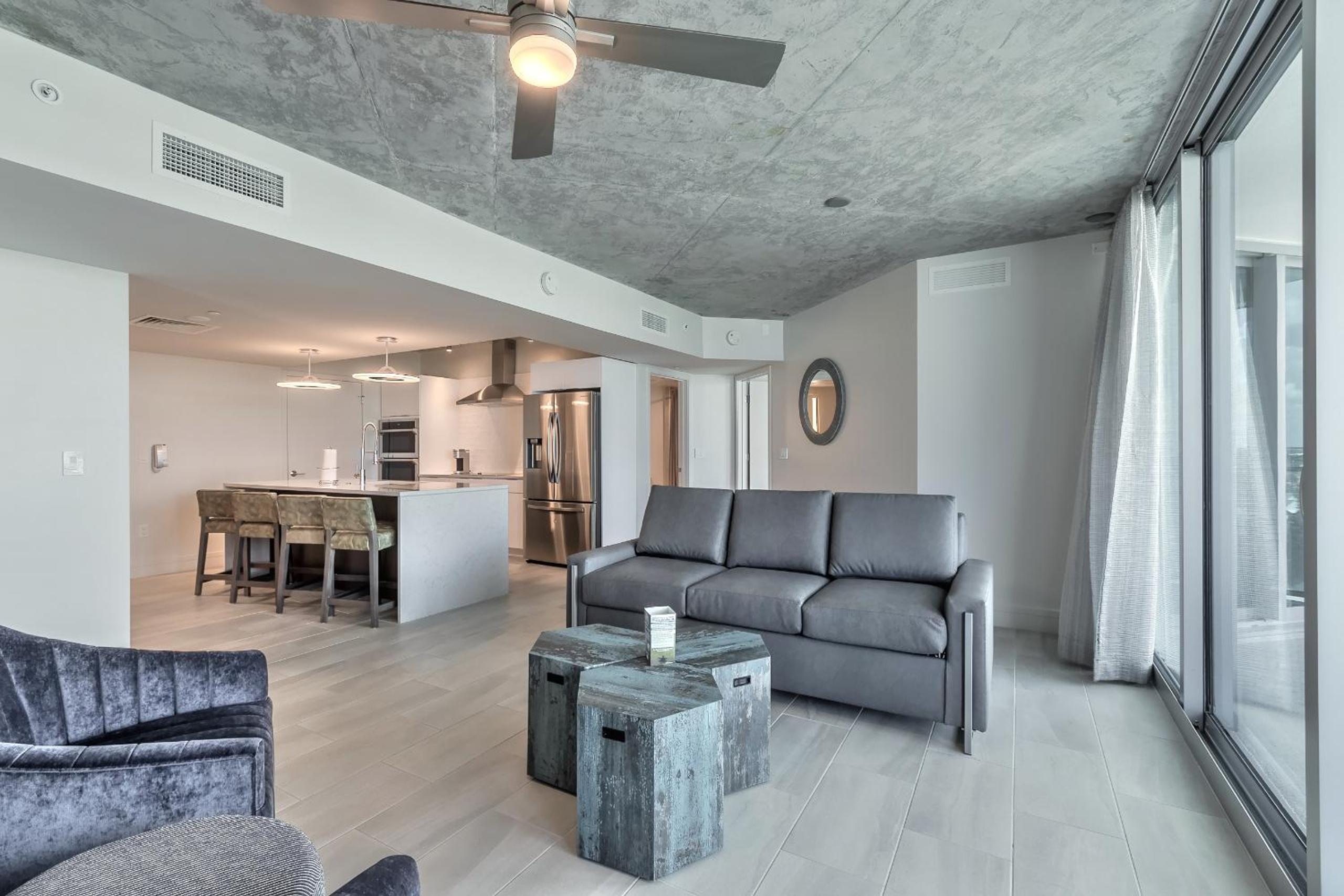 2 Bedroom Ocean & City North View Residence - Photo 13