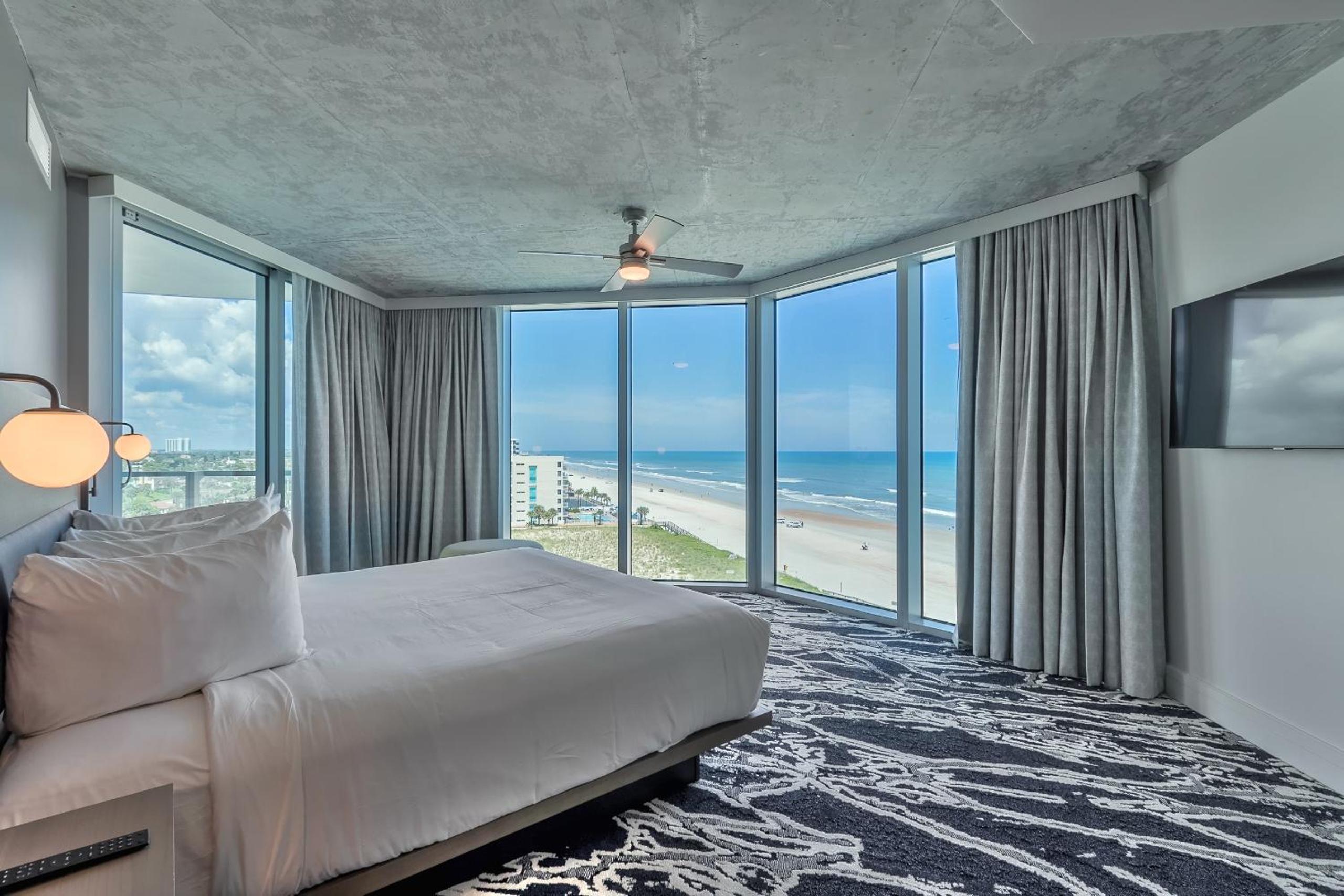 2 Bedroom Ocean & City North View Residence - Photo 5