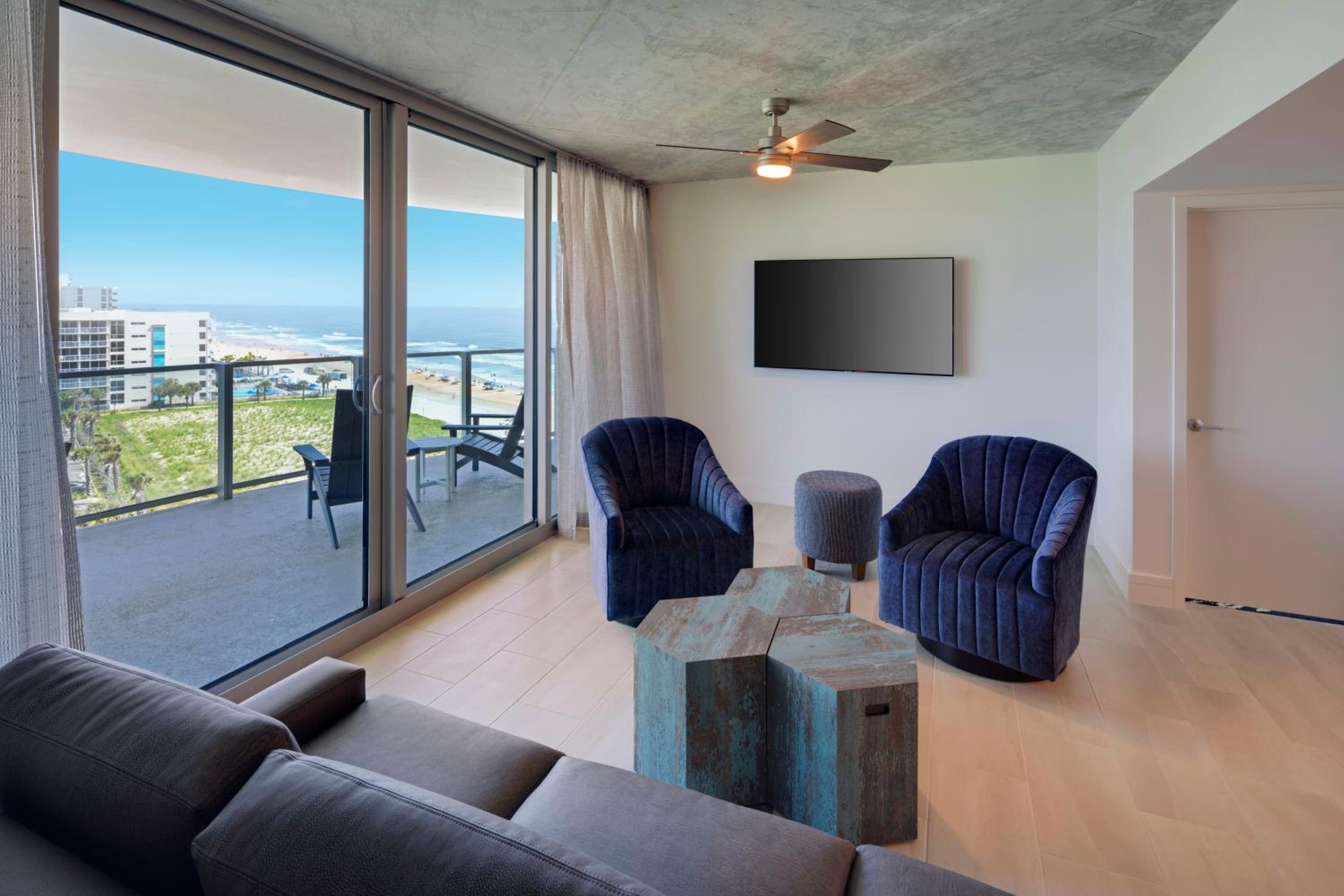 2 Bedroom Ocean & City North View Residence - Photo 8