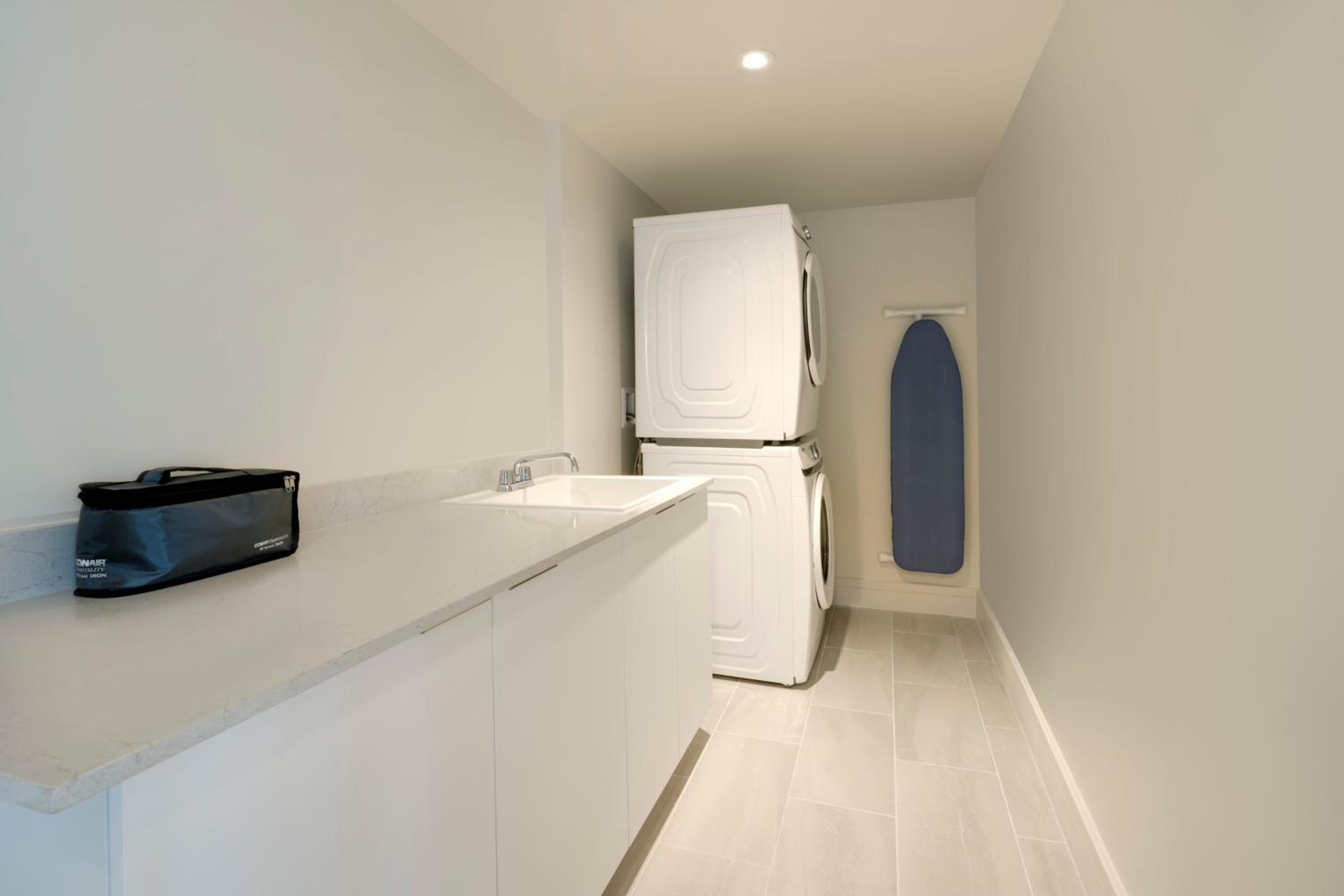 1 Bedroom Ocean View Residence - Photo 2