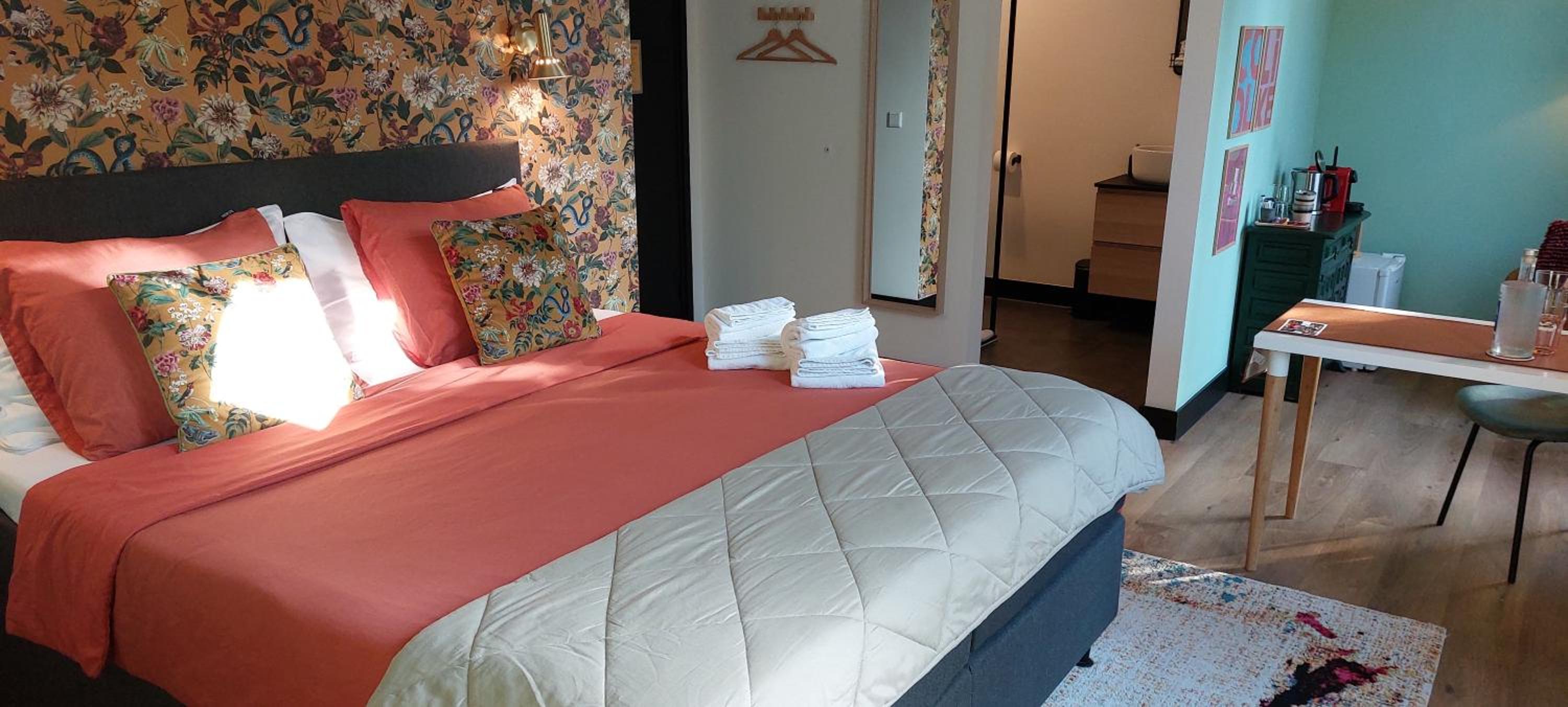 Double Room with Private Bathroom photo 2