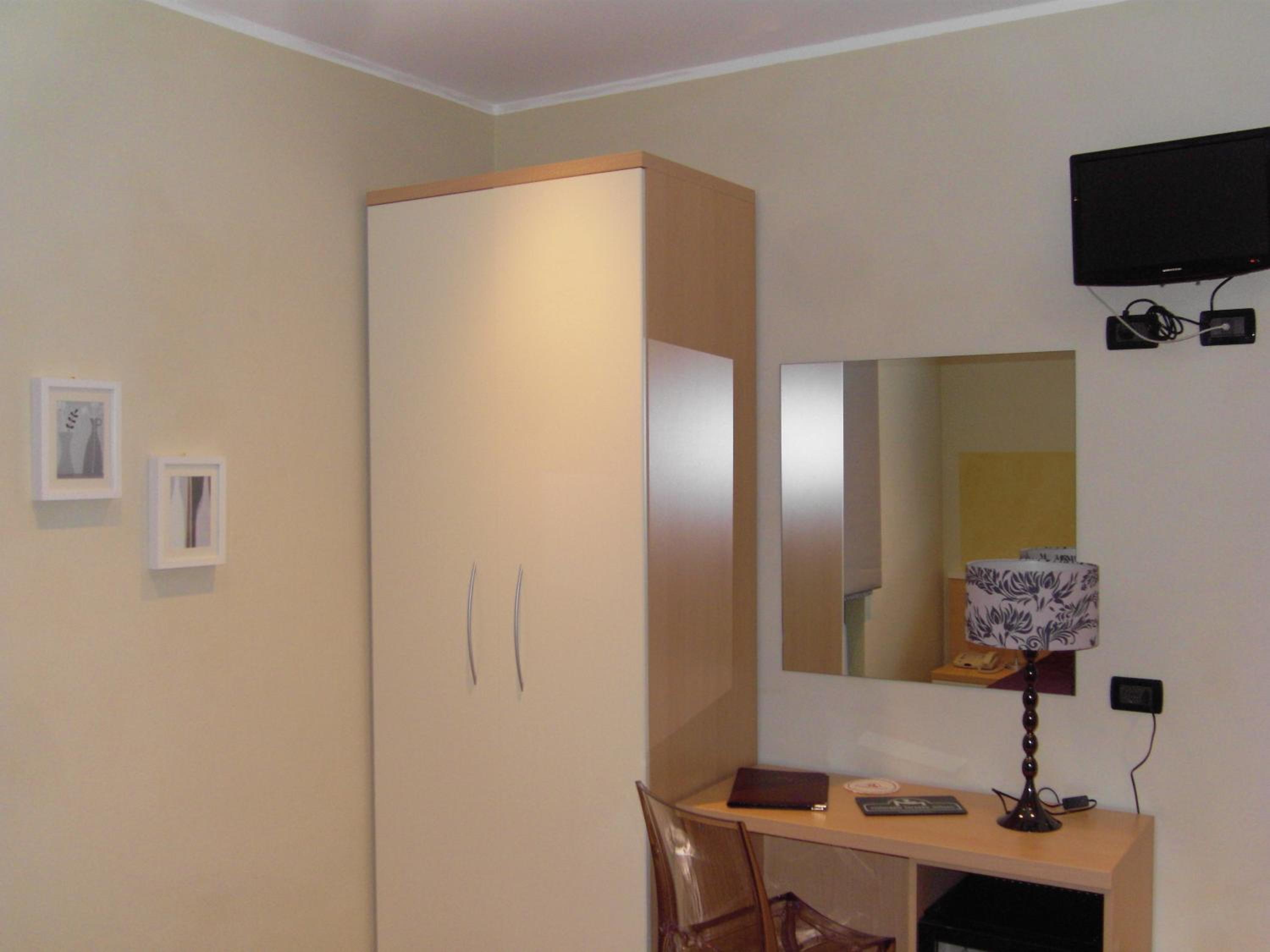 Double or Twin Room - Photo 27