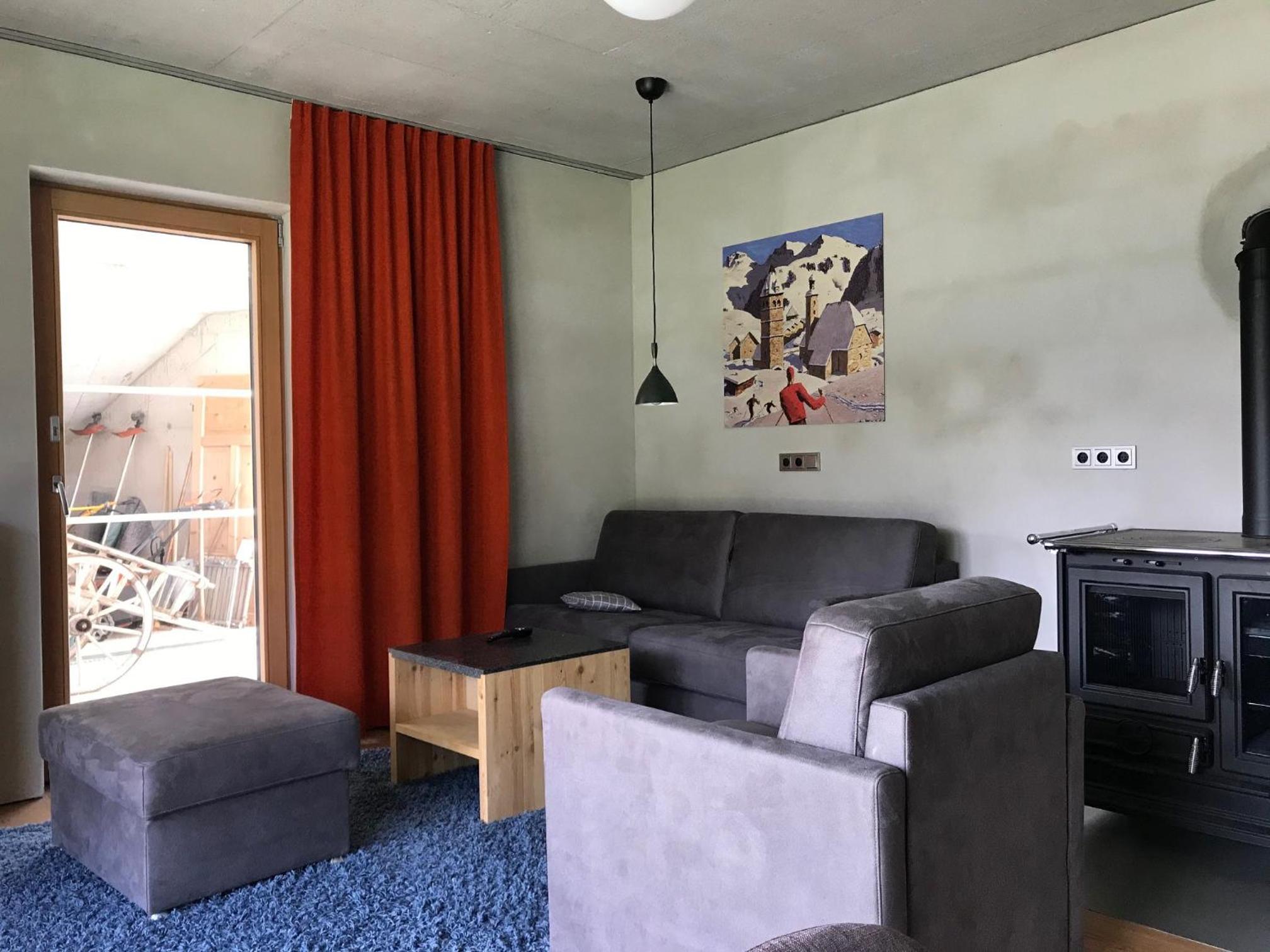Apartment with Mountain View photo 3