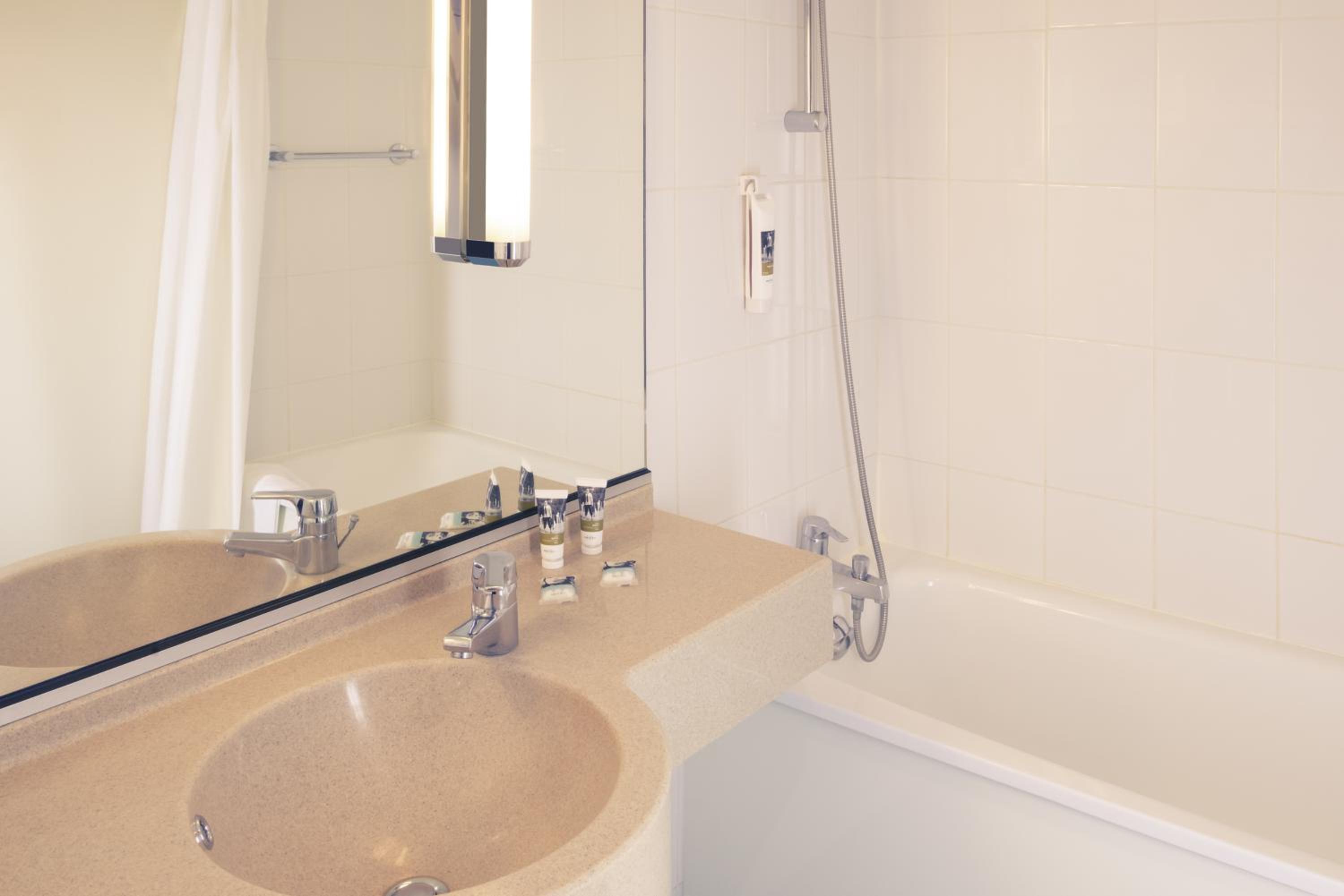 Classic Double Room - Photo 8