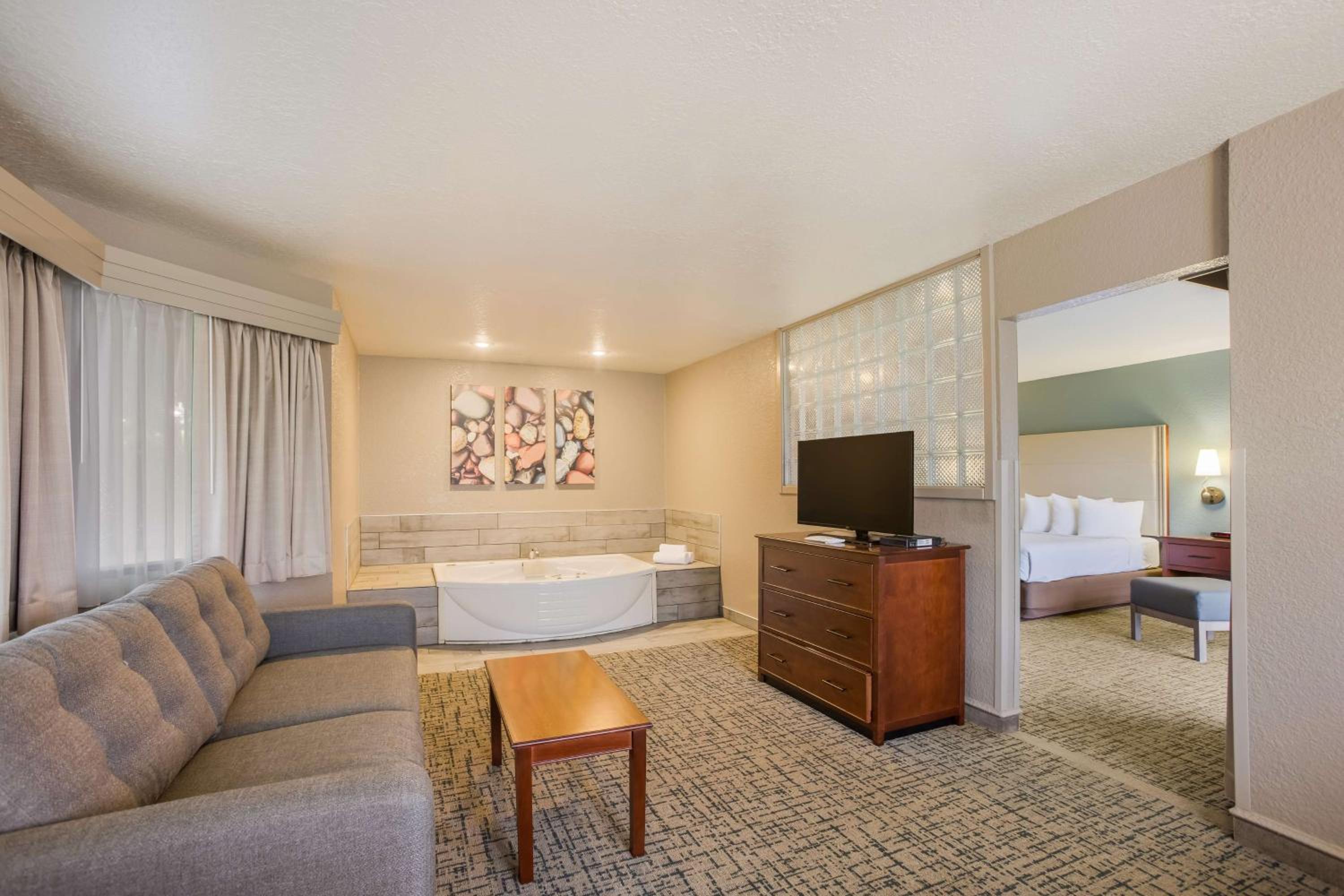 King Suite with Balcony and Spa Bath - Non-Smoking