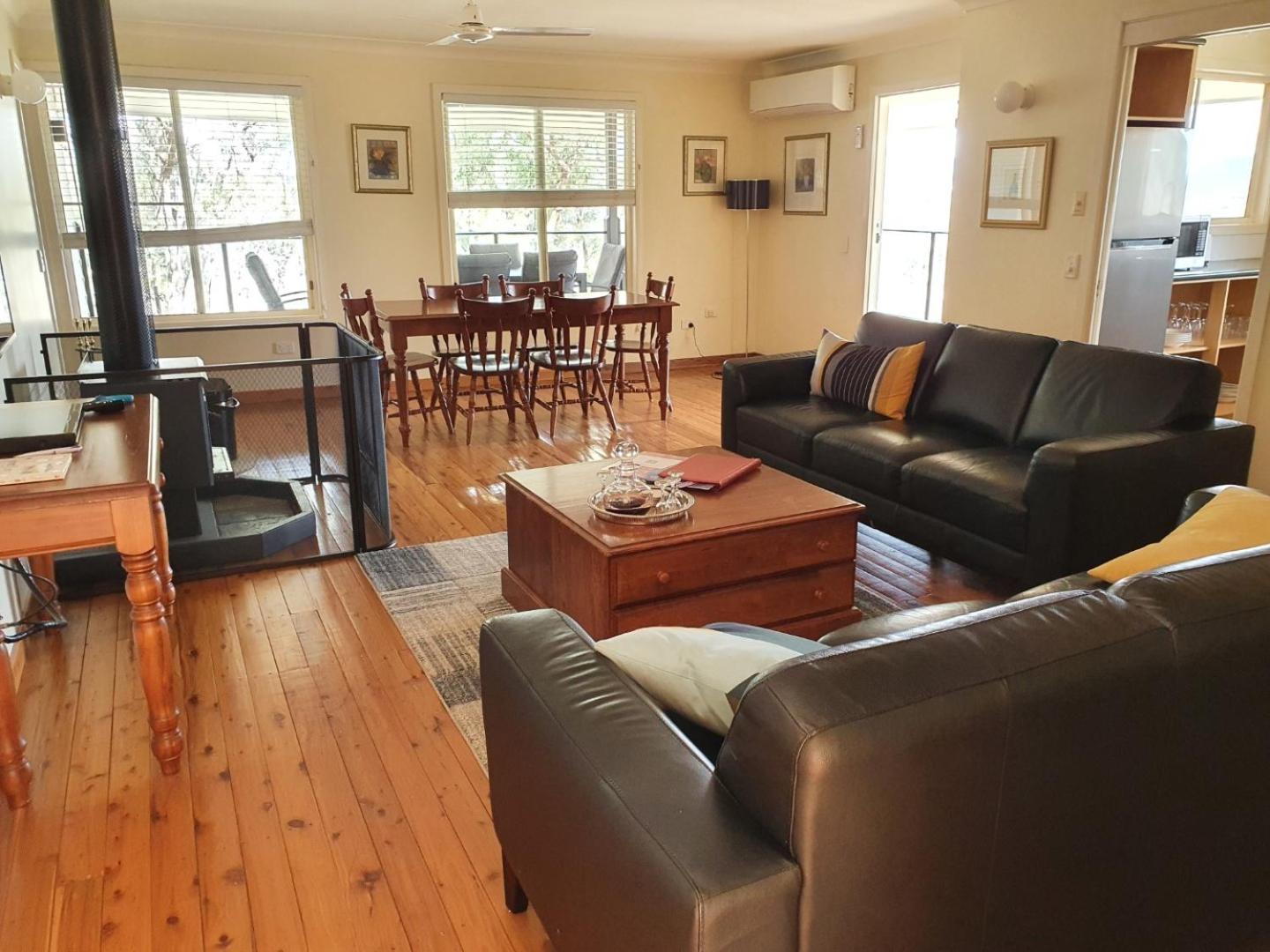 Three-Bedroom Villa photo 2