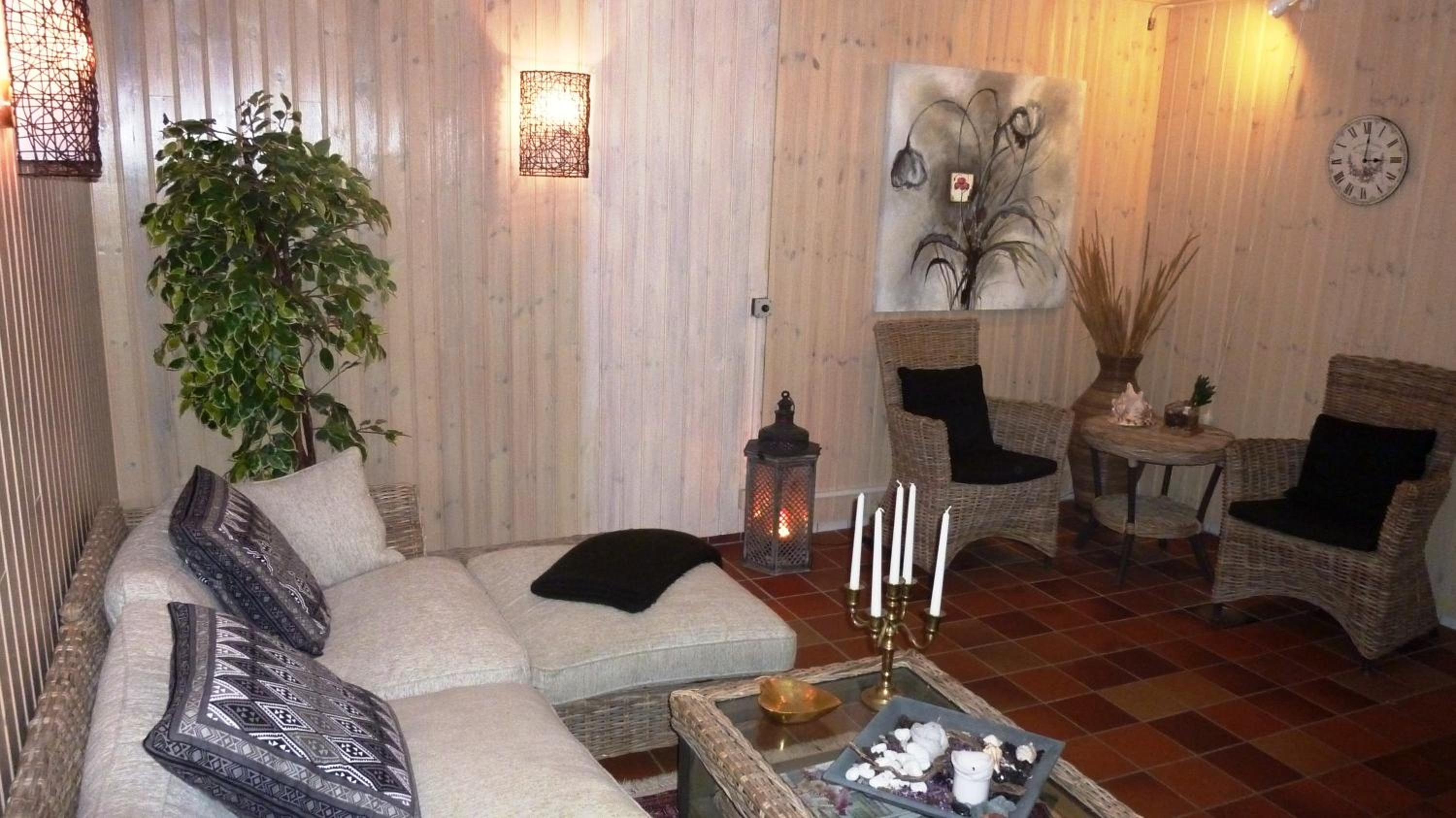 Economy Twin Room with Shared Bathroom photo 2