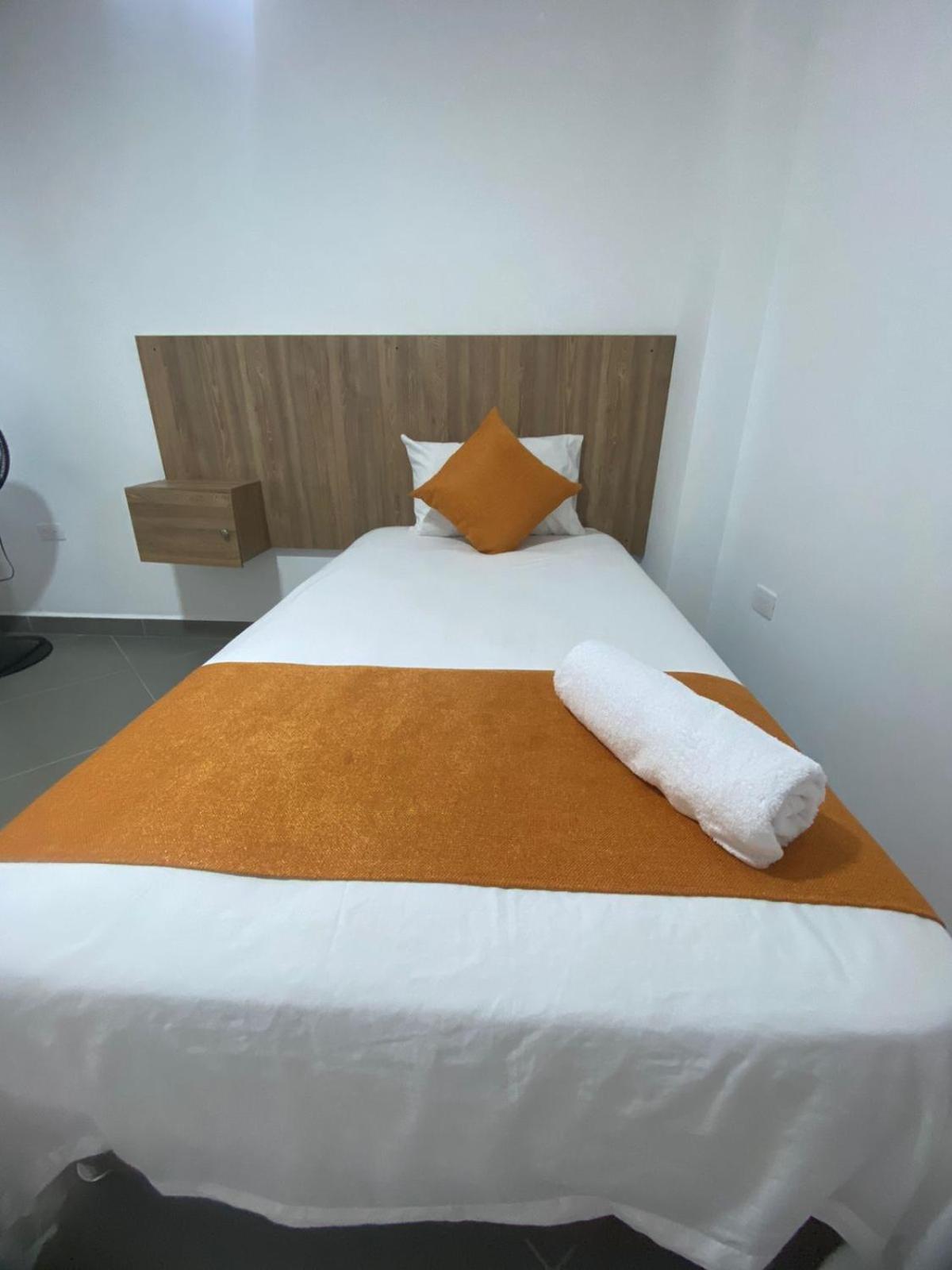 Small Twin Room photo 2