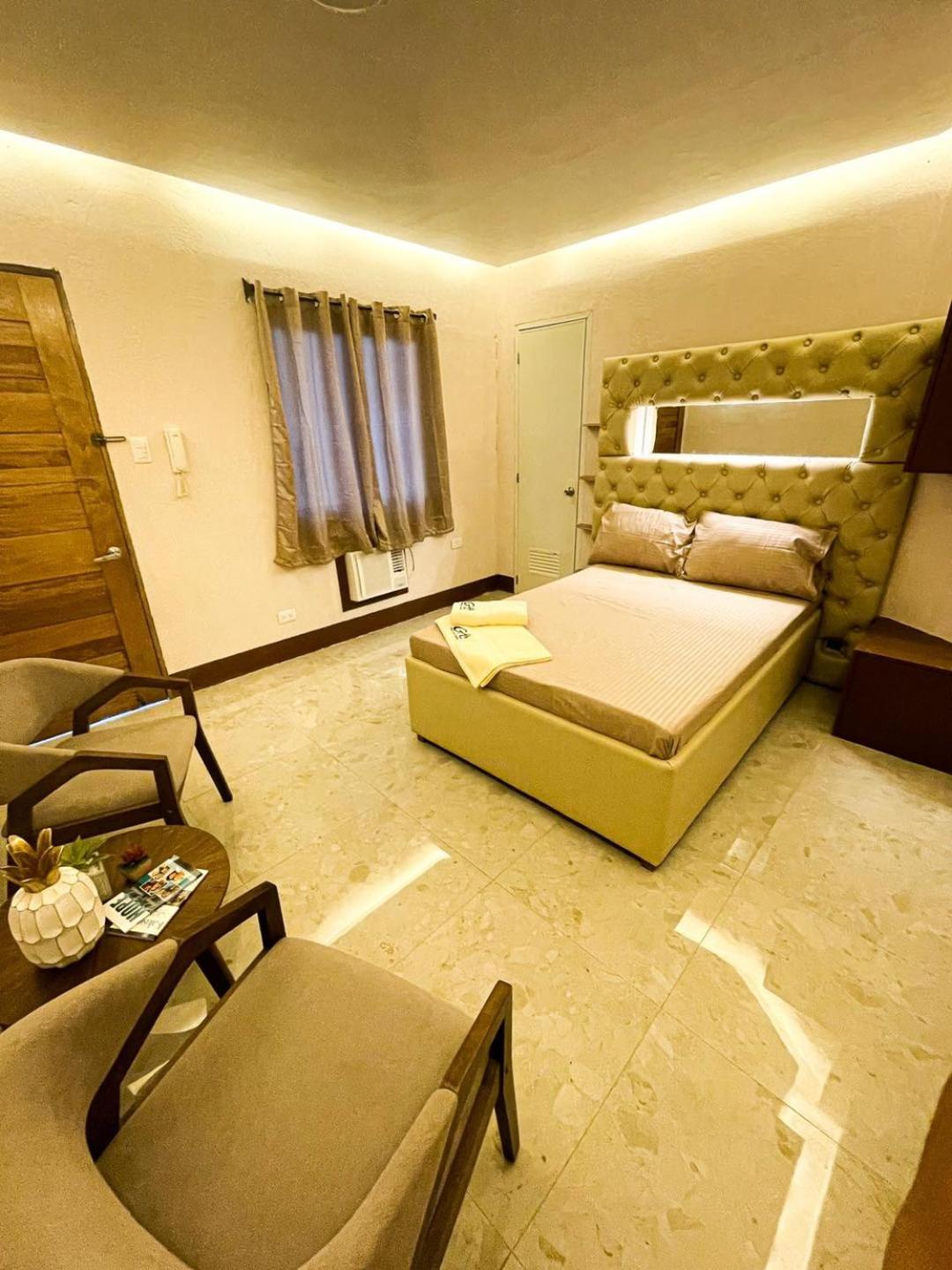 Deluxe Queen Room photo 3