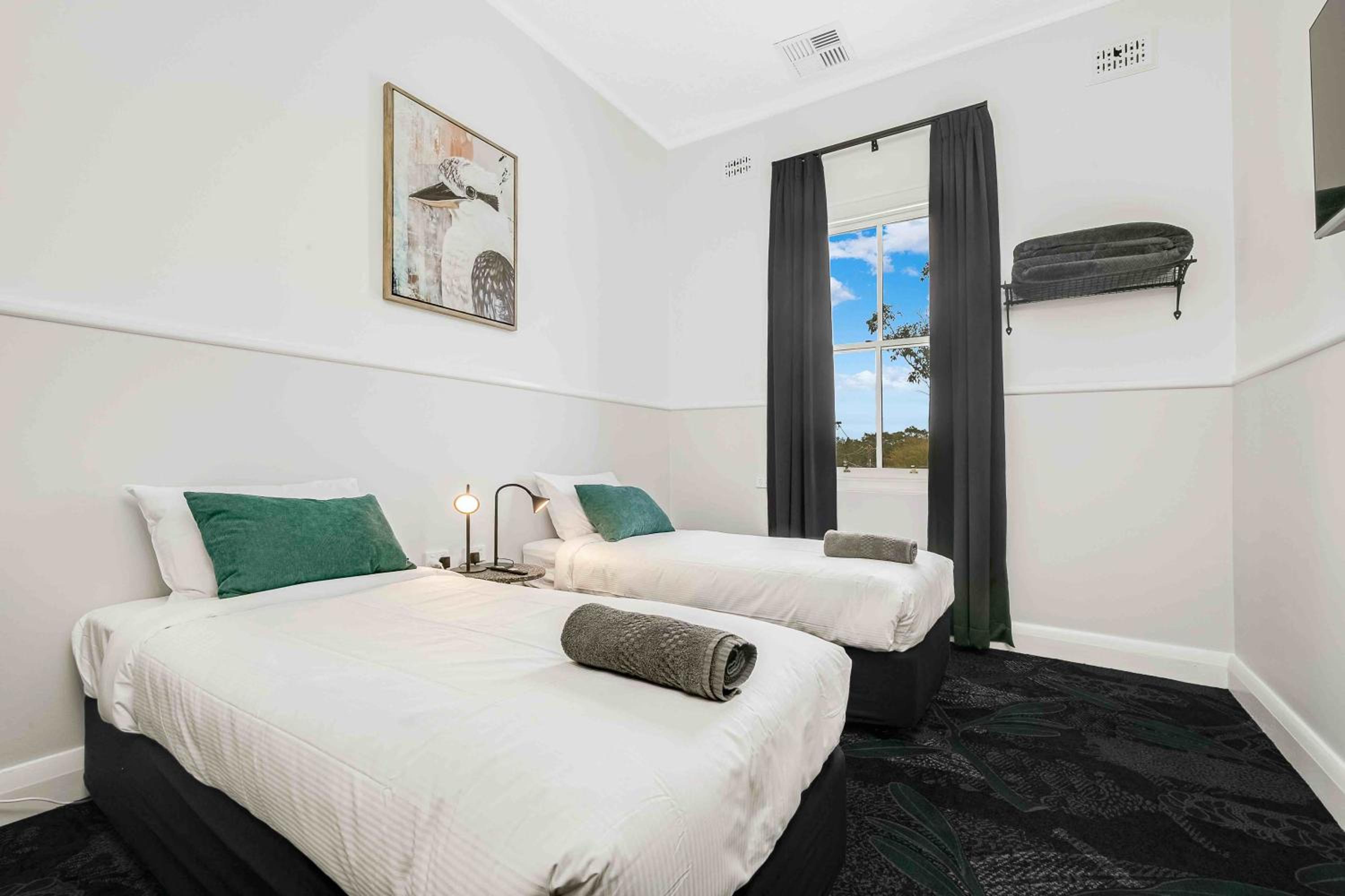 Standard Twin Room with Shared Bathroom photo 1