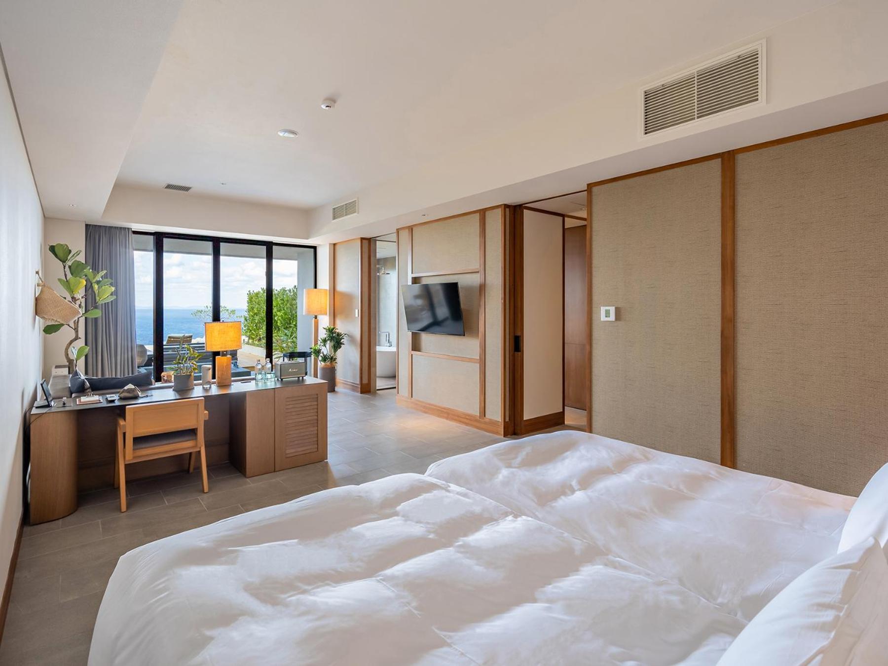 Ocean View Garden Suite,13 years or older - Photo 8