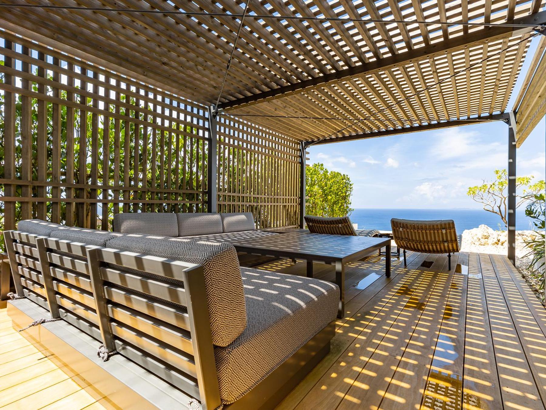 Ocean View Garden Suite,13 years or older - Photo 3